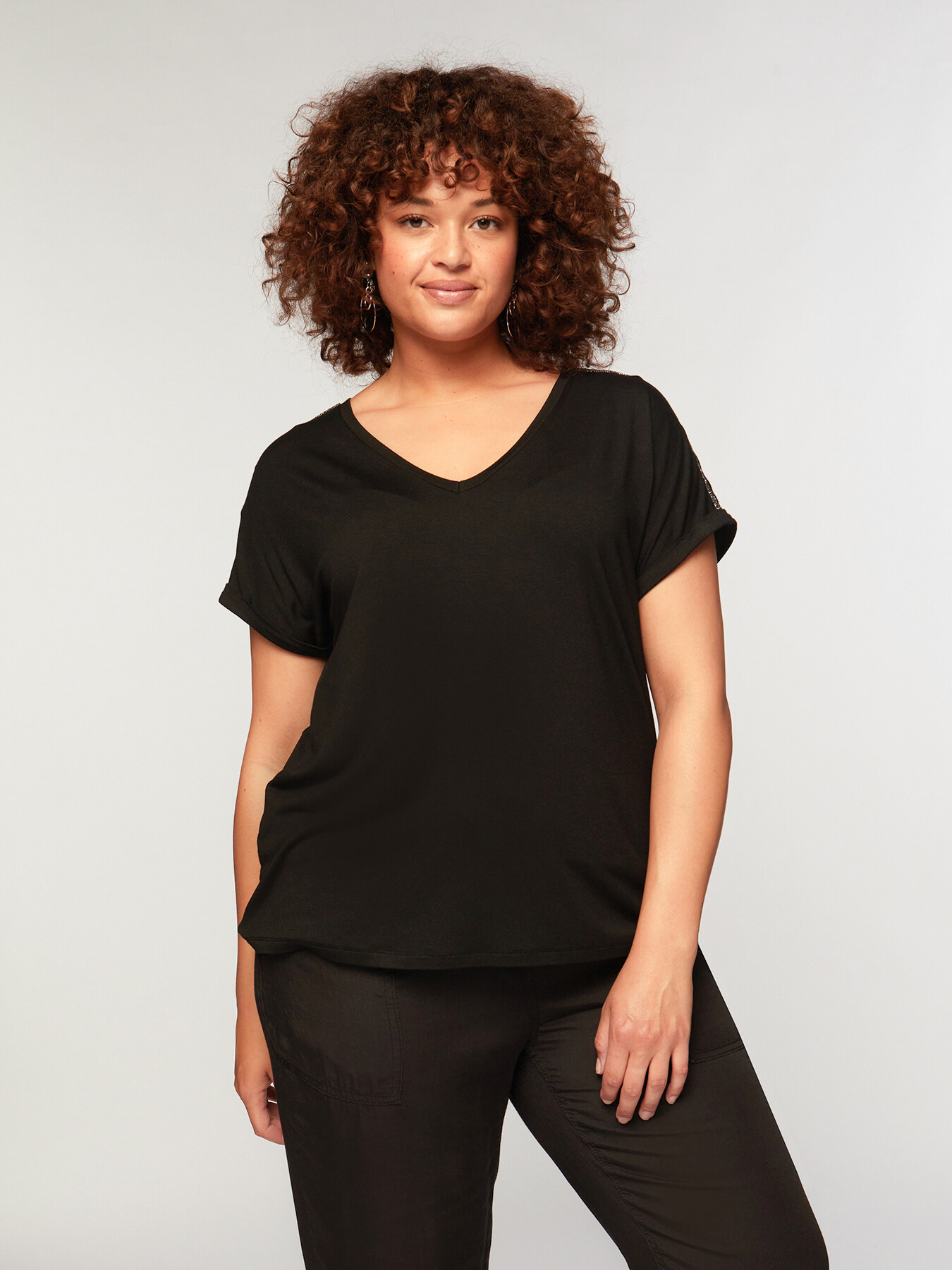 T-shirt avec bord brod&eacute; image number 0