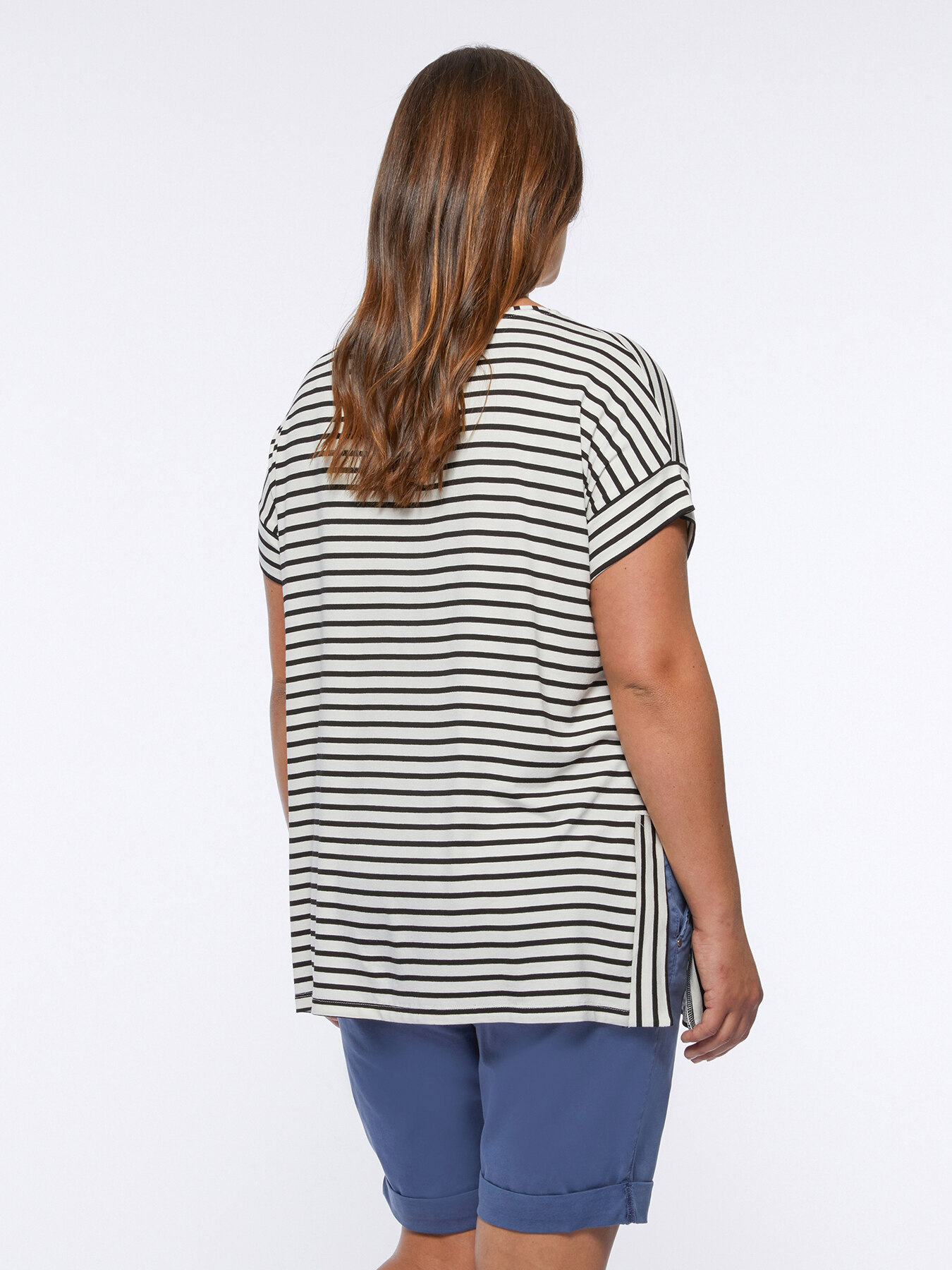 Camiseta amplia a rayas con texto image number 1