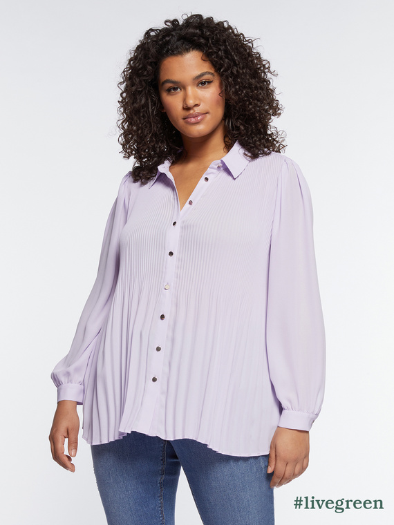 Shirt with pleated parts