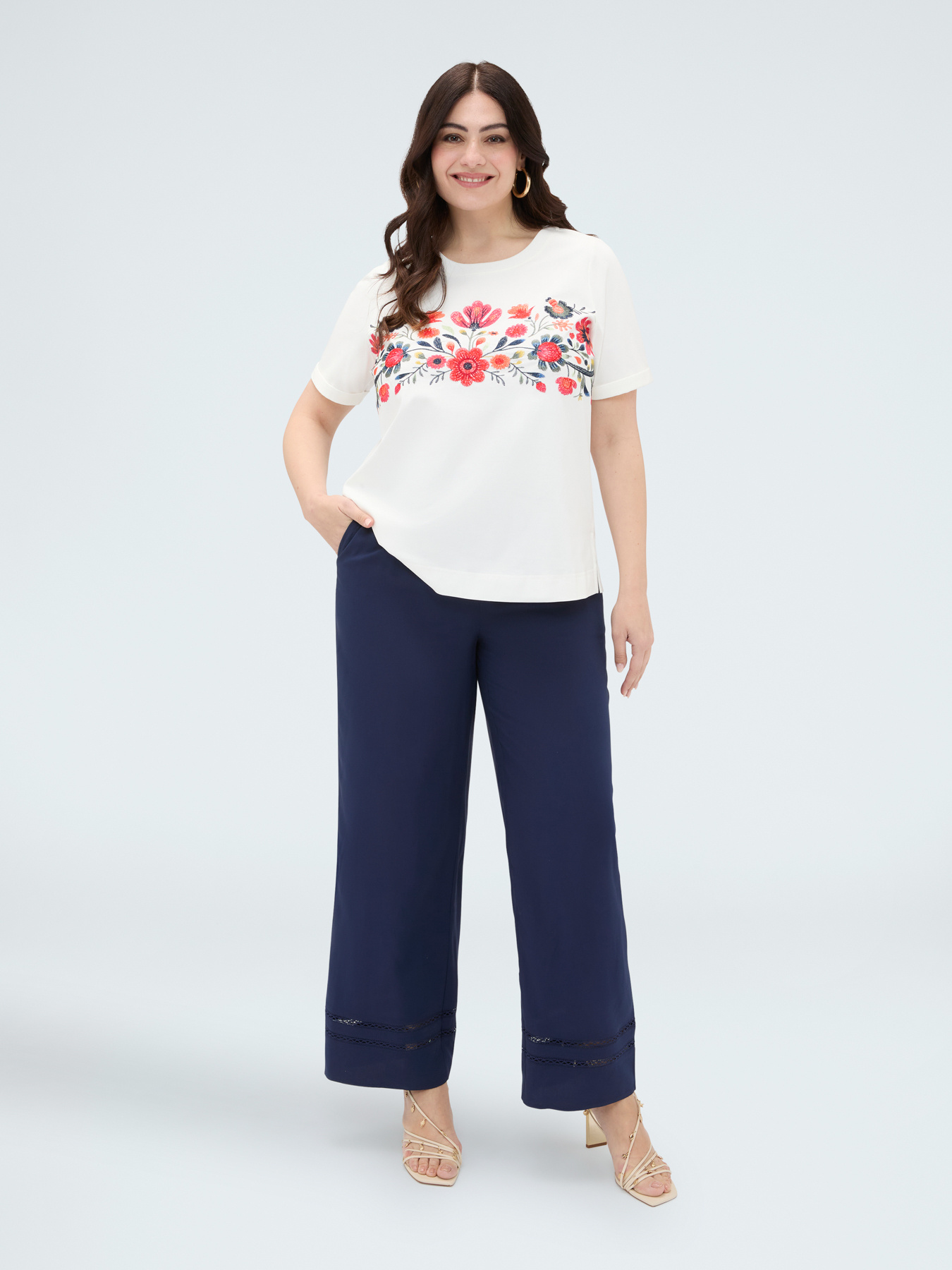 Pantalon Wide Leg avec d&eacute;tail ajour&eacute; image number 3