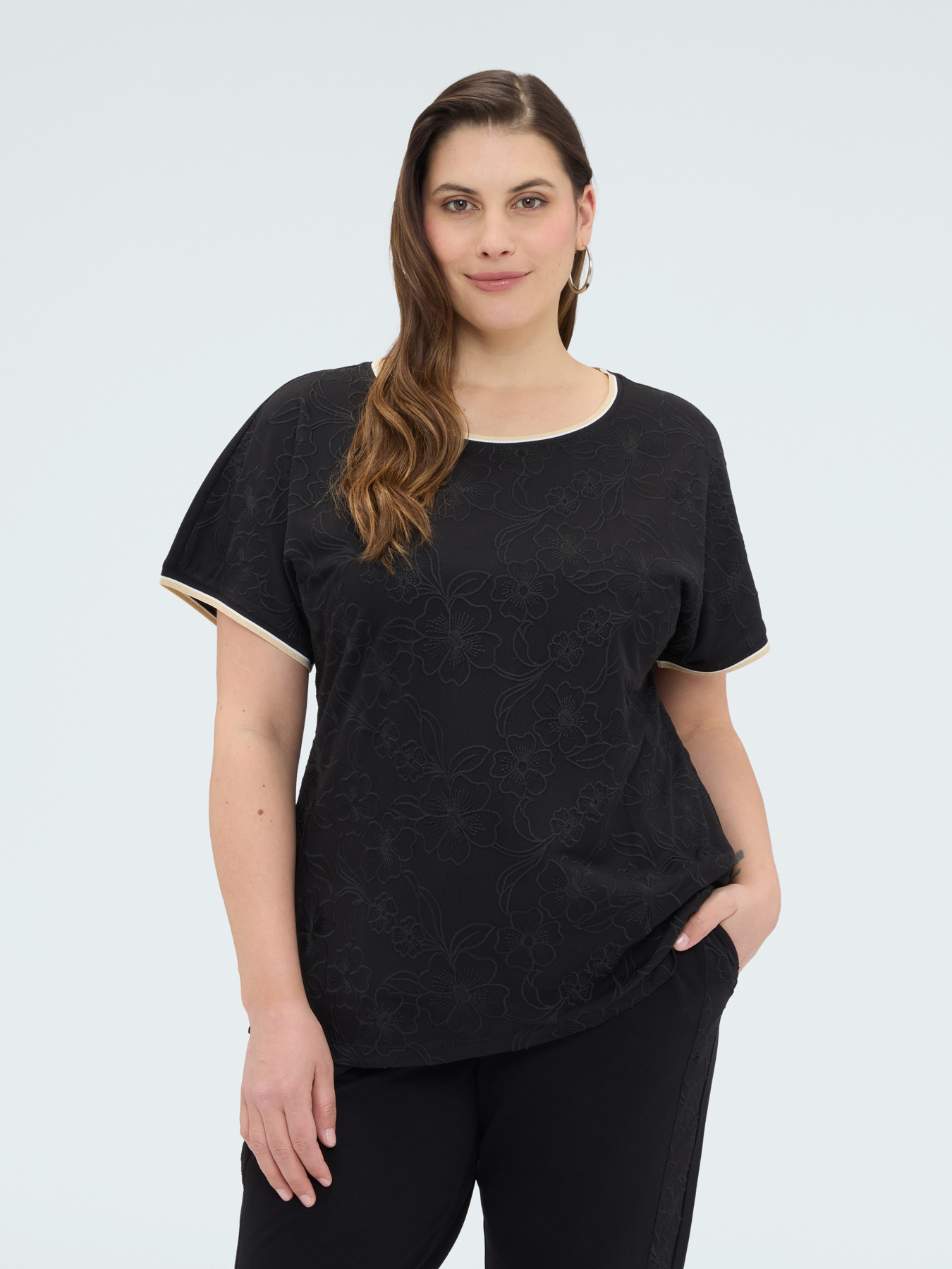 T-shirt with floral embroidery image number 0