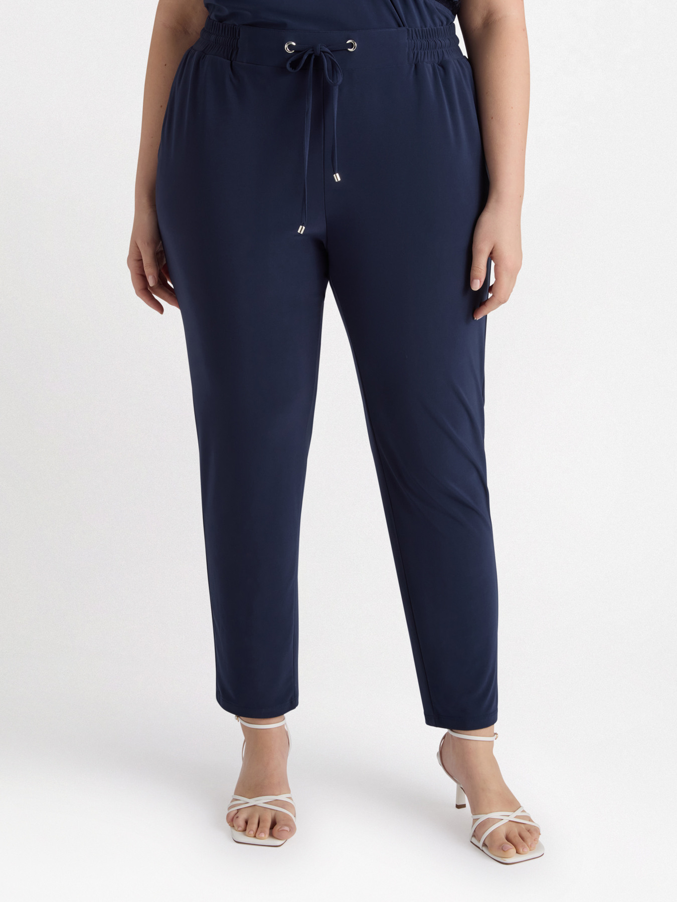 Pantalones joggers de tejido de punto image number 2