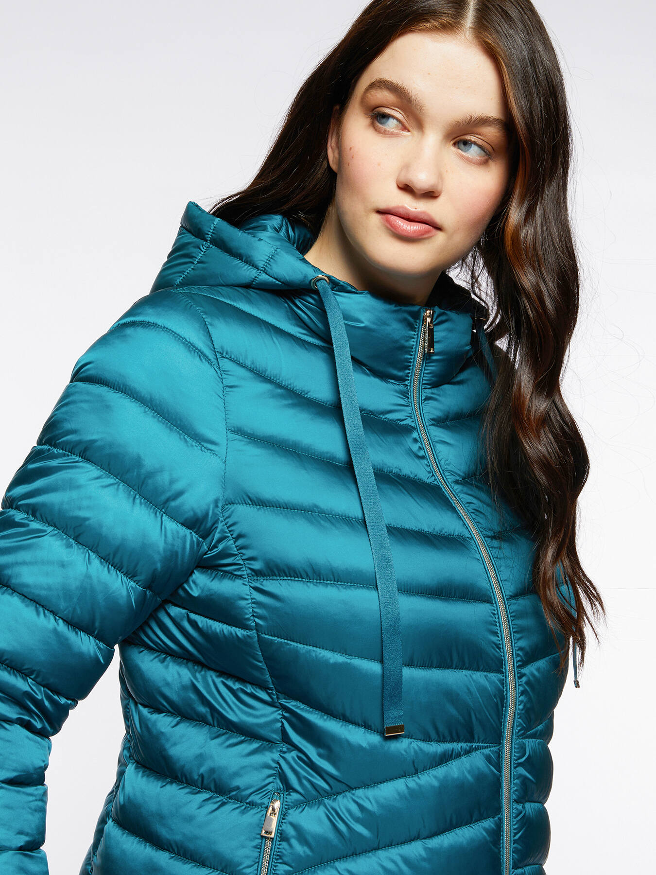 Piumino con cappuccio in Sorona&reg; Aura image number 3