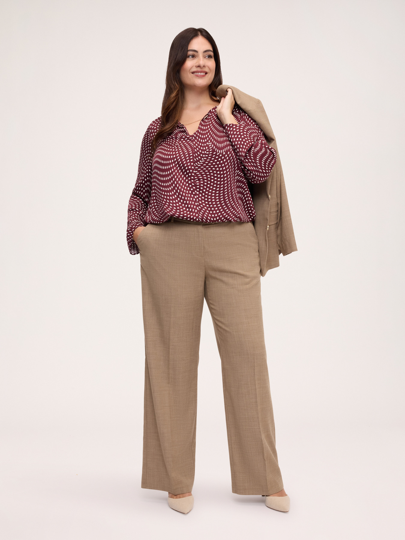 Blusa con stampa cuoricini image number 2