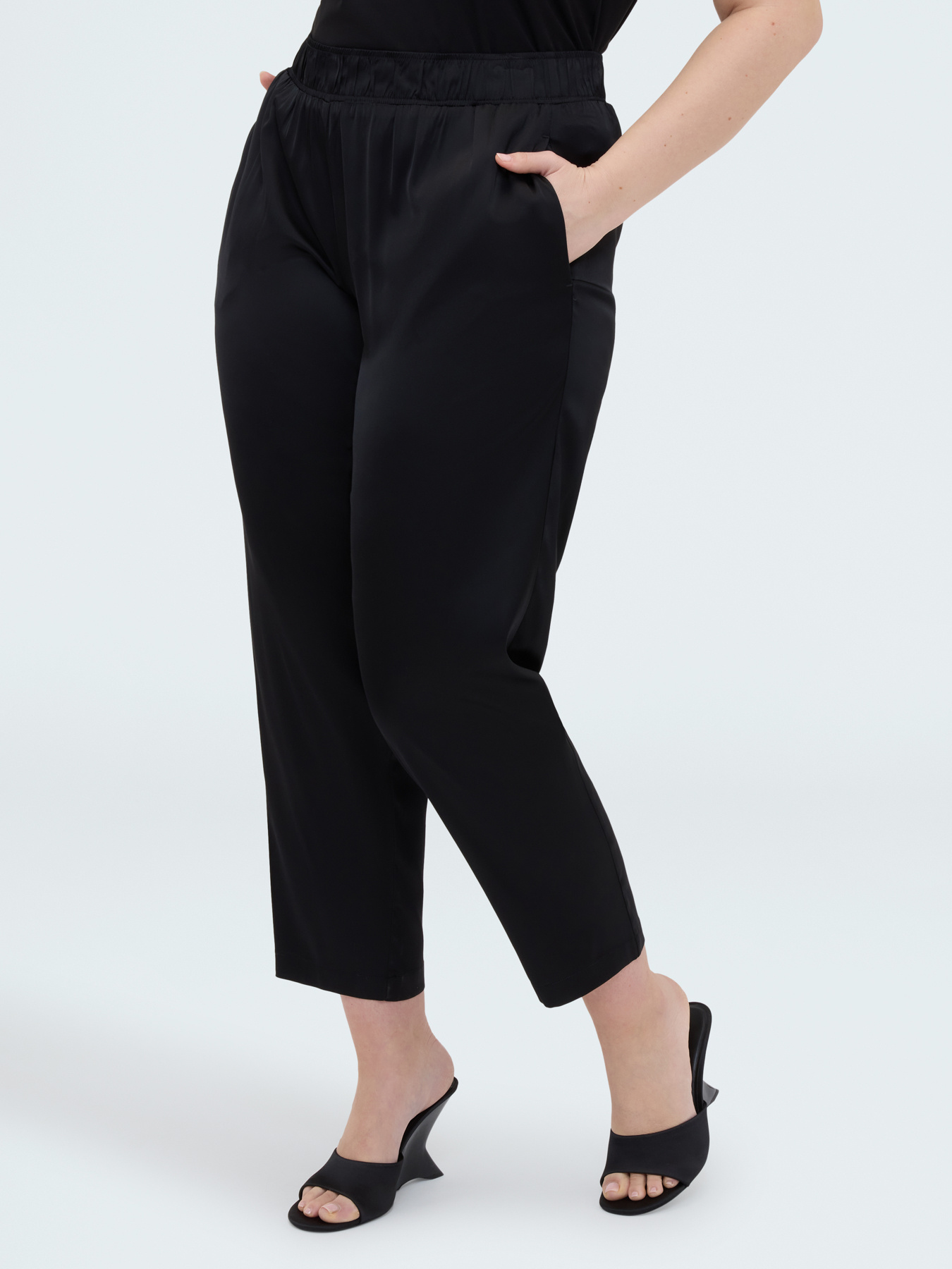 Joggers aus Stretch-Satin image number 2