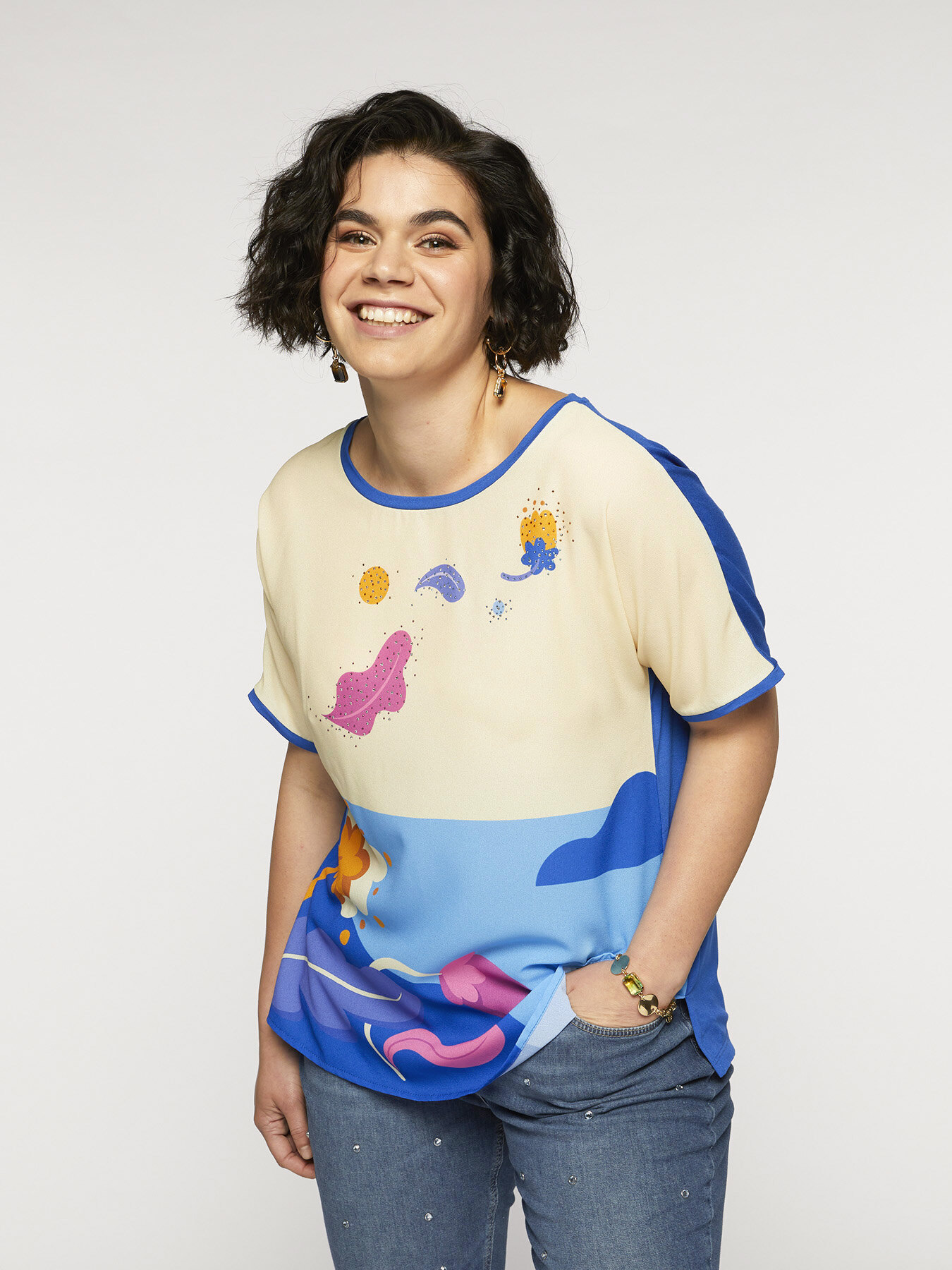 Camiseta ilustrada Flower Power image number 0