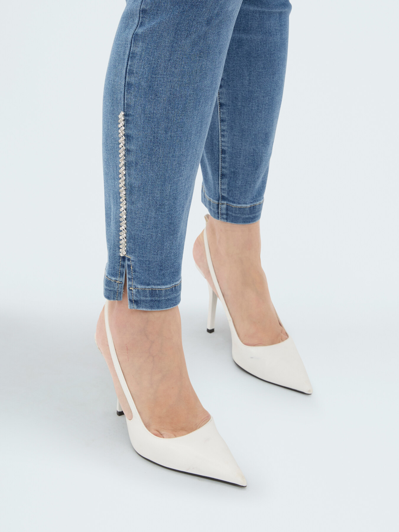 Skinny Jeans with luminous appliqu&eacute; image number 2