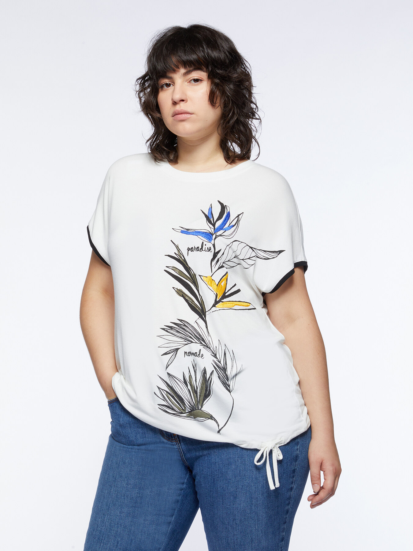 T-Shirt mit Blätterdruck und Stickerei image number 0
