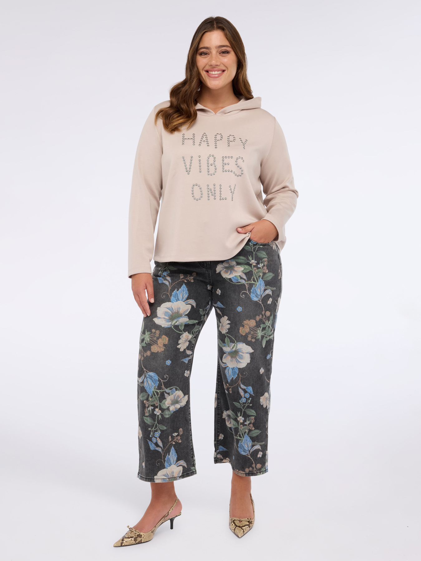 Jeans cropped dalla stampa floreale image number 0