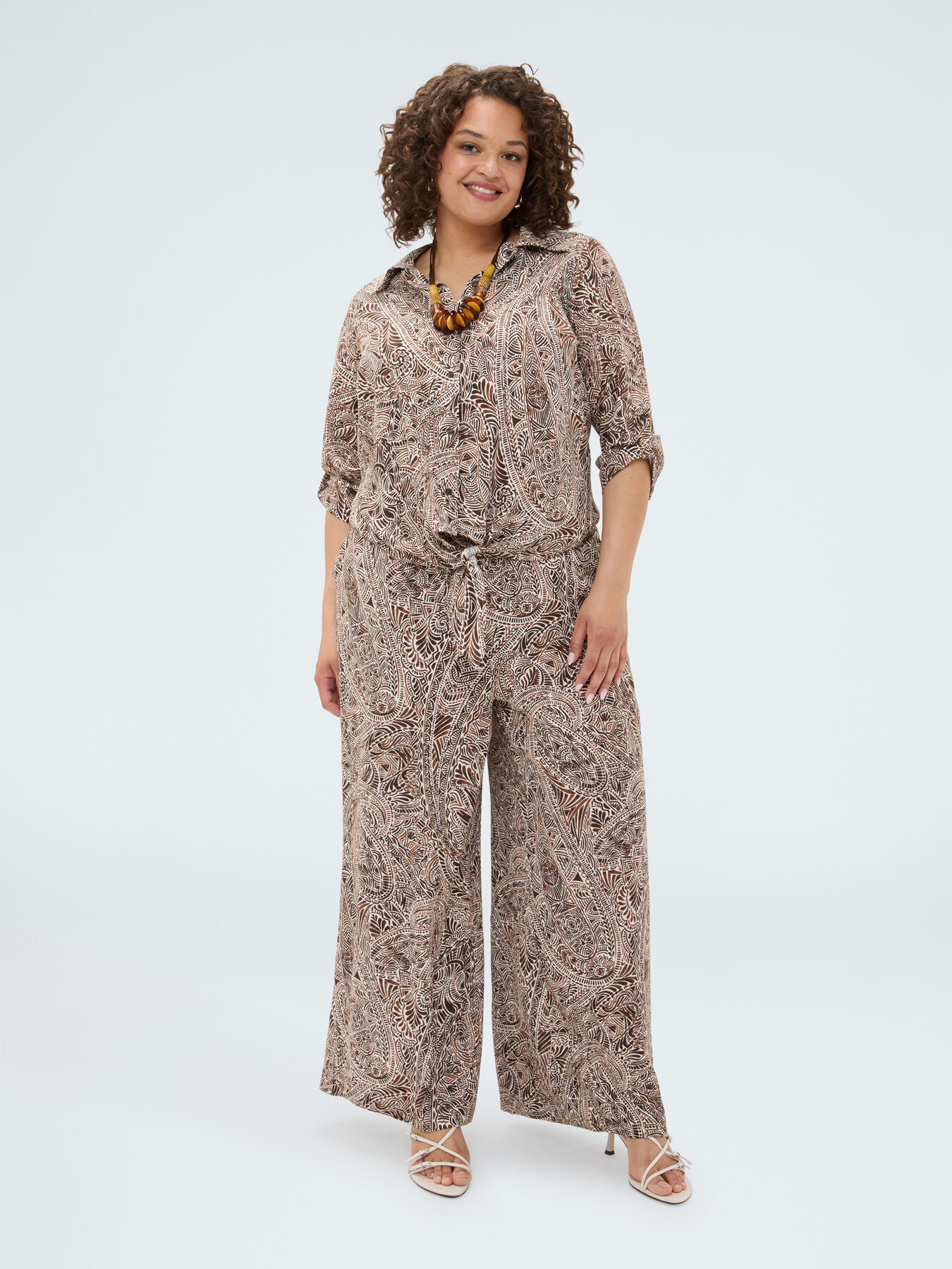 Camisa estampada con nudo image number 2