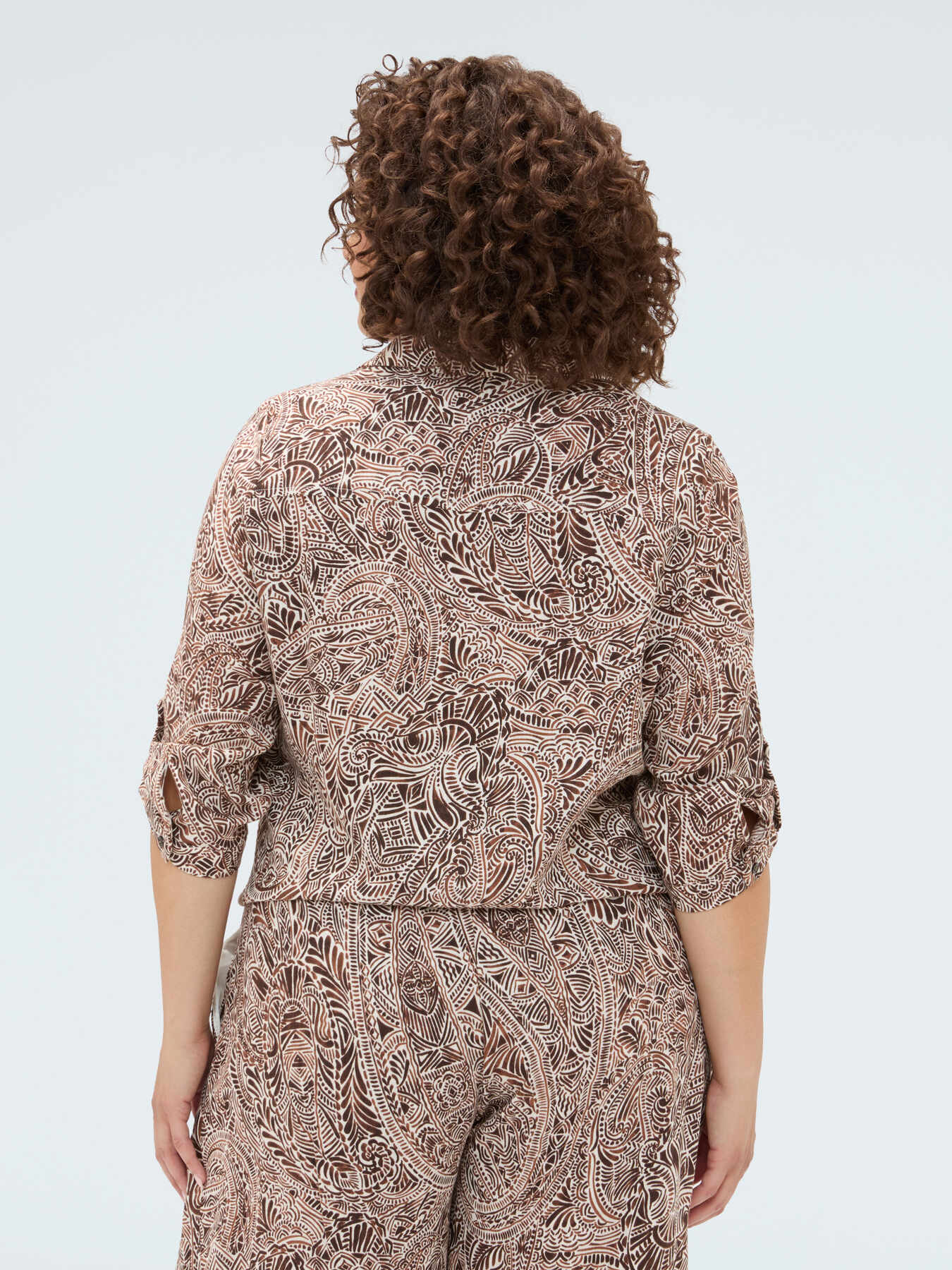 Camisa estampada con nudo image number 1