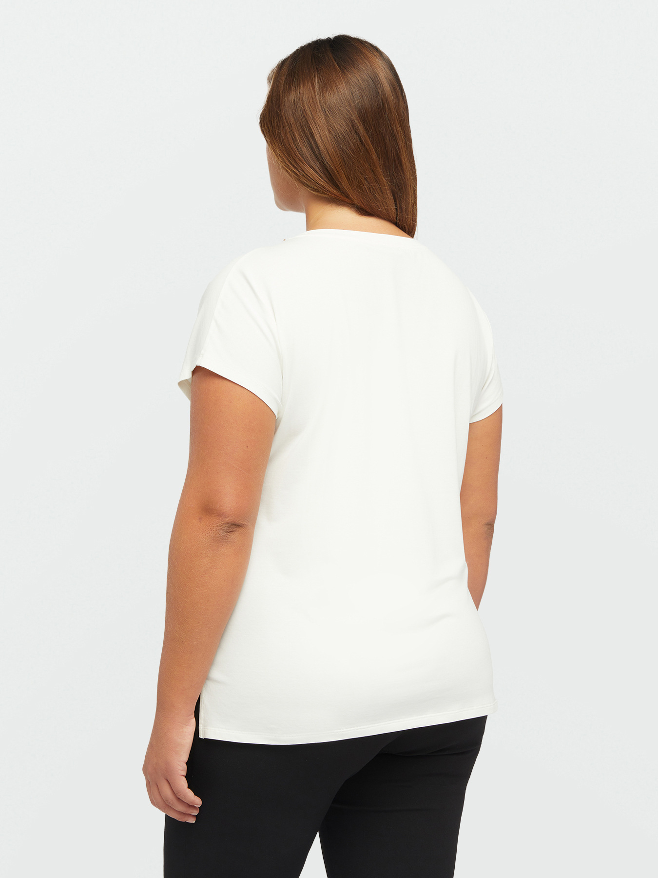 T-shirt with lettering and chain image number 2