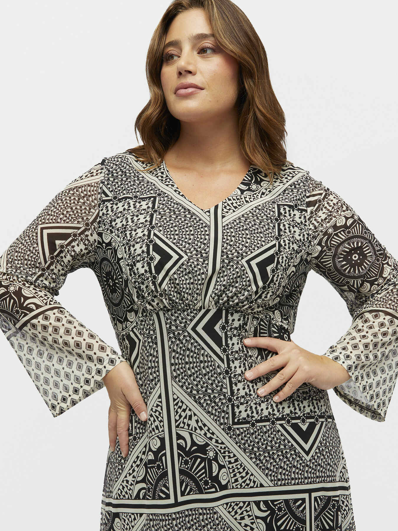 Bandana print tulle dress image number 2