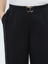 Pantalones cropped de felpa con detalle joya image number 3