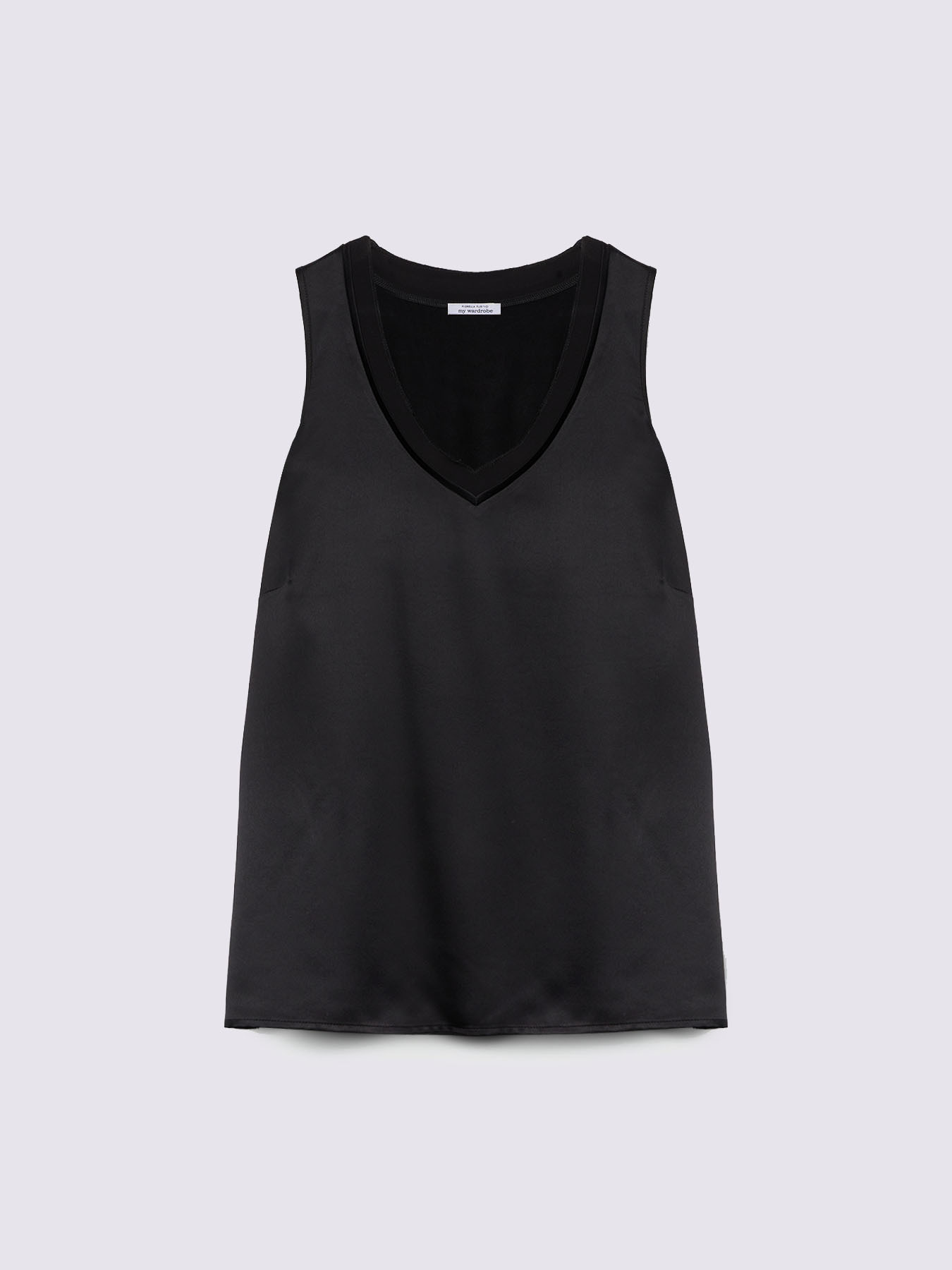 Two-fabric top with V-neck image number 4