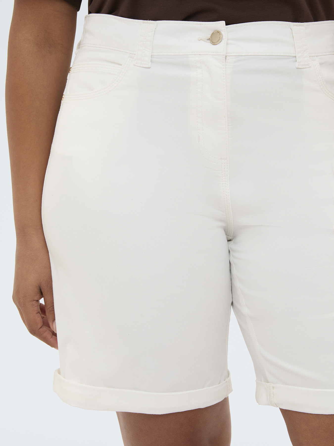 Lightweight cotton Bermuda shorts image number 3