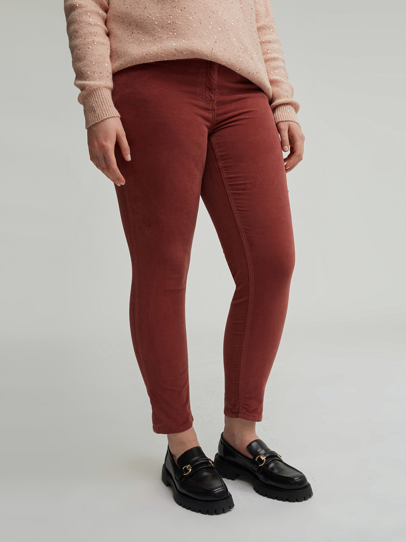 Pantaloni skinny in velluto image number 2