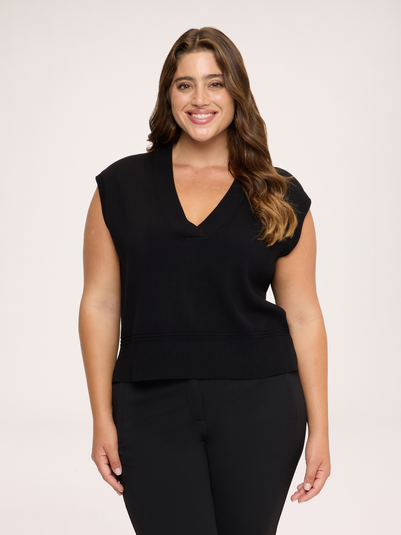 Fine knit V-neck vest image number 0
