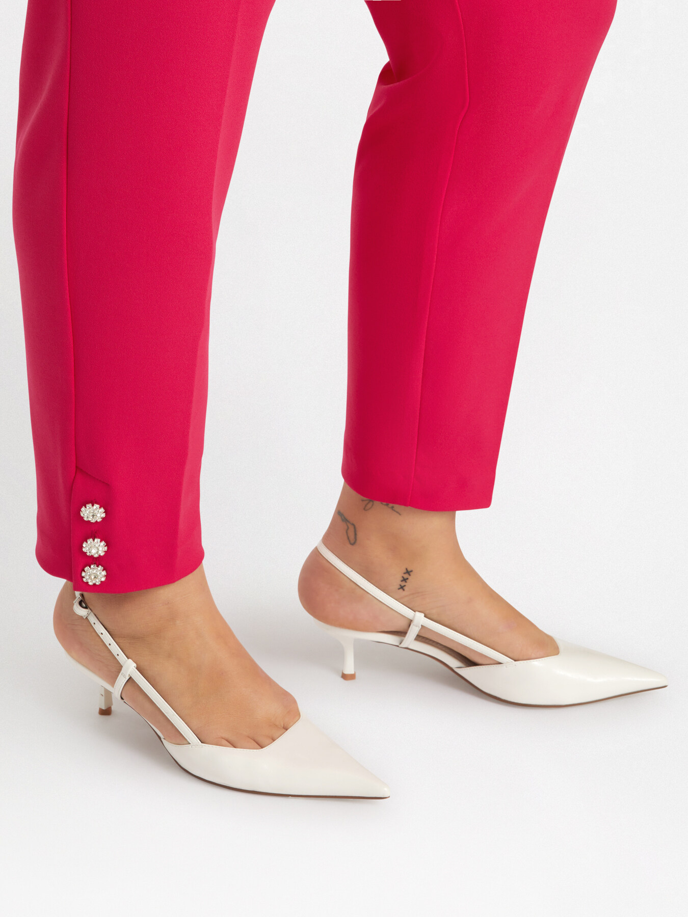 Pantaloni New York in tessuto stretch con bottoni gioiello image number 4