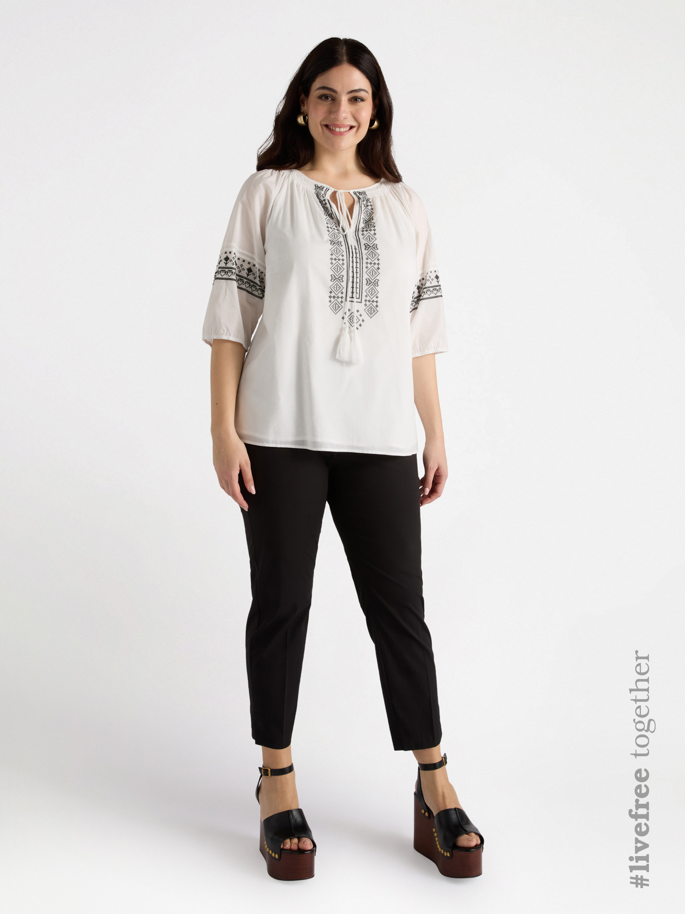 Blouse avec broderies ethniques image number 0