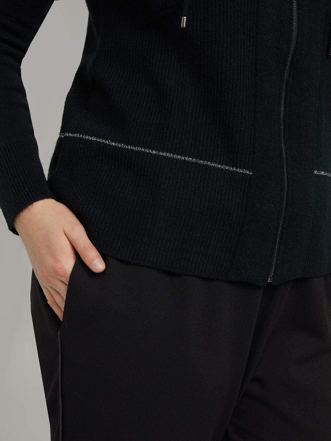 Cardigan mit Kapuze und Lochr&auml;ndern image number 2