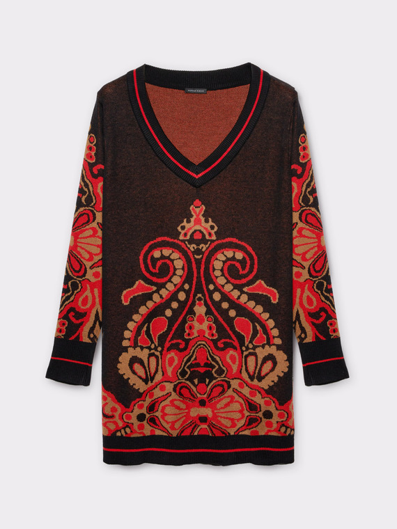 Pullover mit ethnischen Mustern