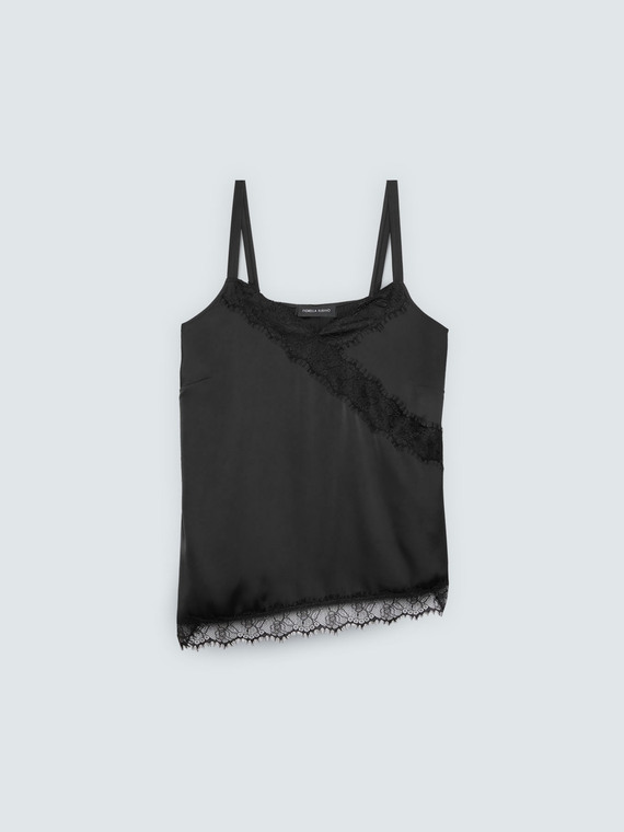 Top en satin avec d&eacute;tails en dentelle