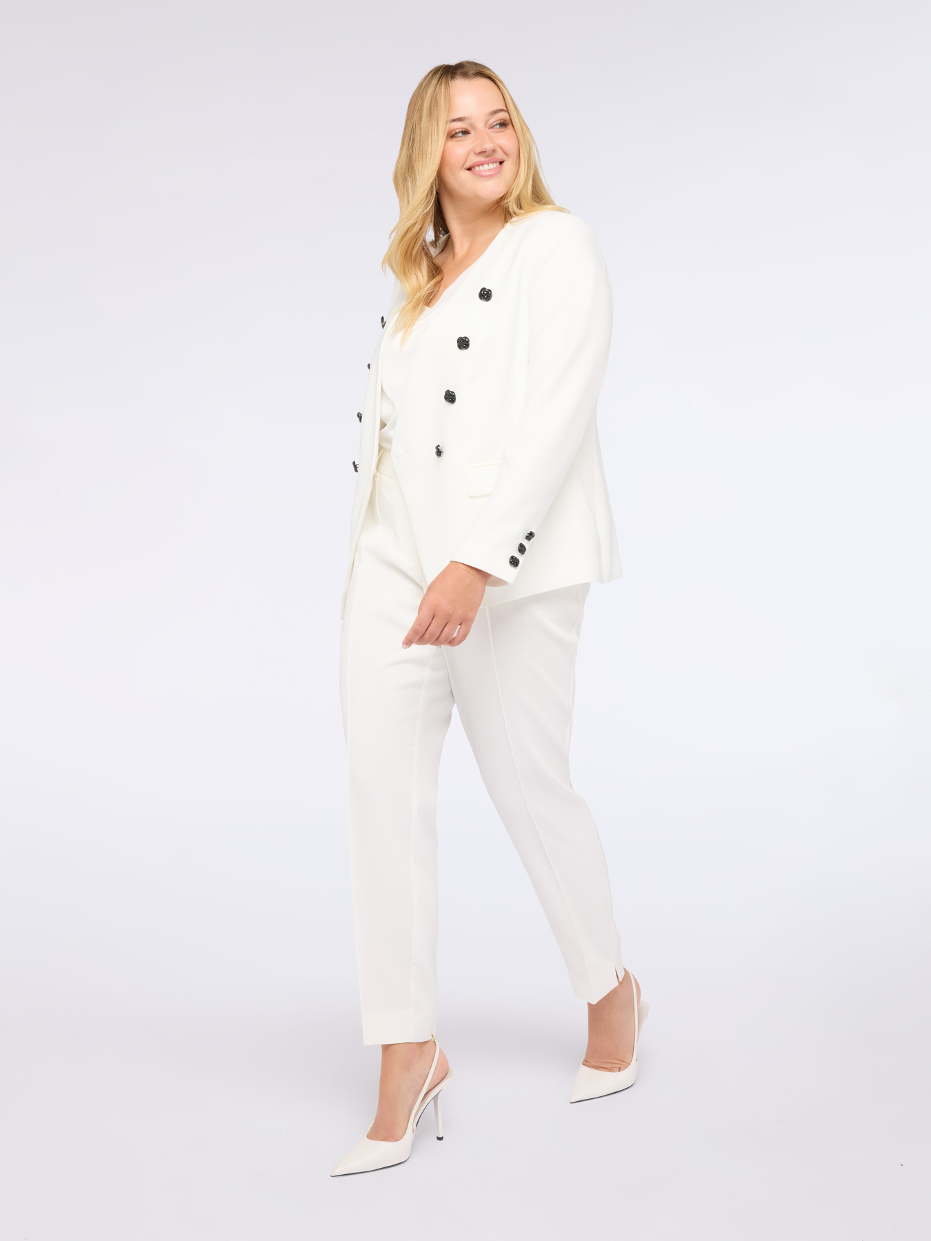 Short blazer with extra shiny jewel buttons image number 3