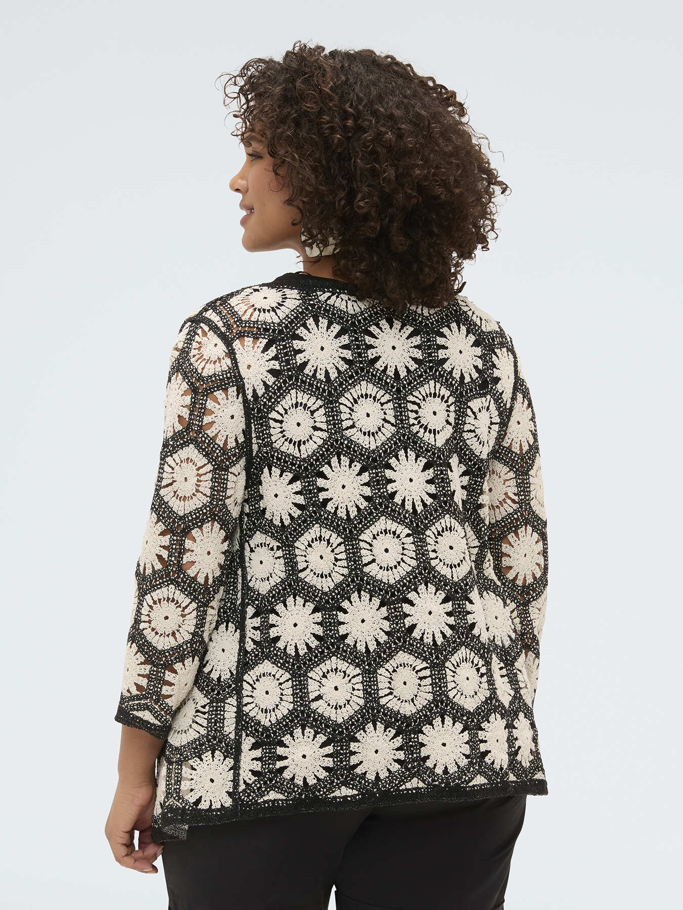 Cardigan in crochet image number 3