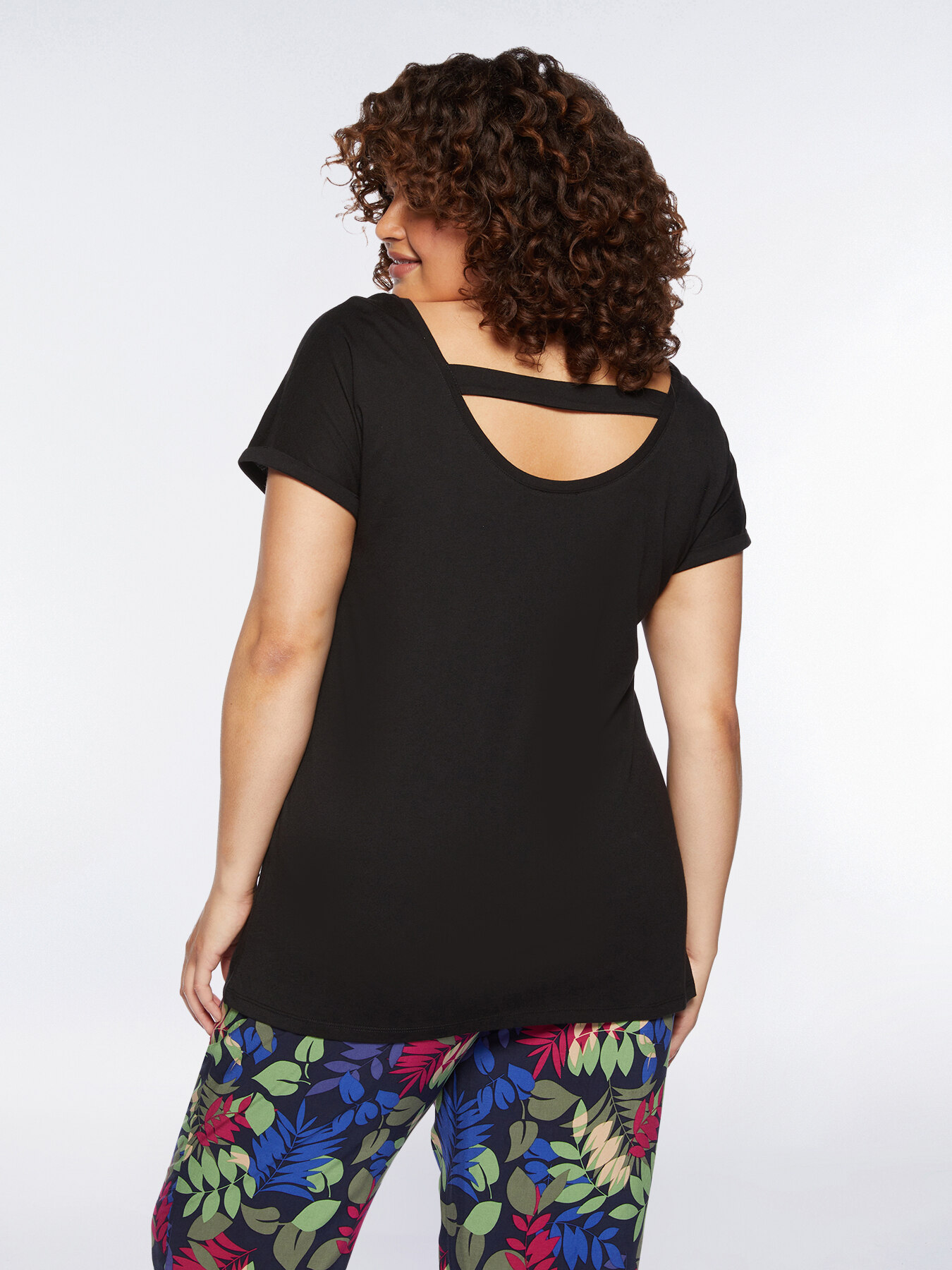 T-shirt avec maxi fleur brod&eacute;e image number 1