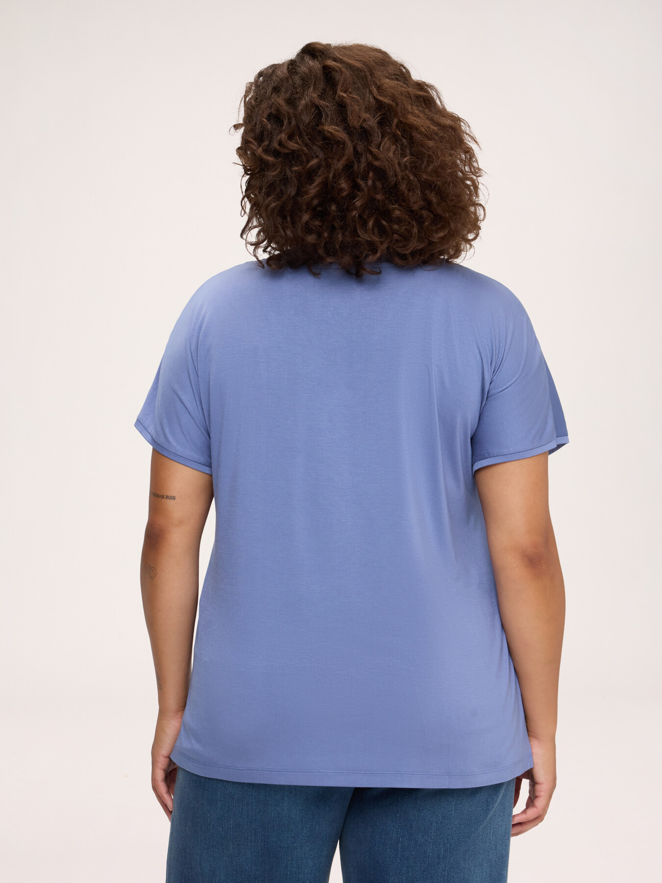T-shirt bimaterica in raso viscosa image number 1