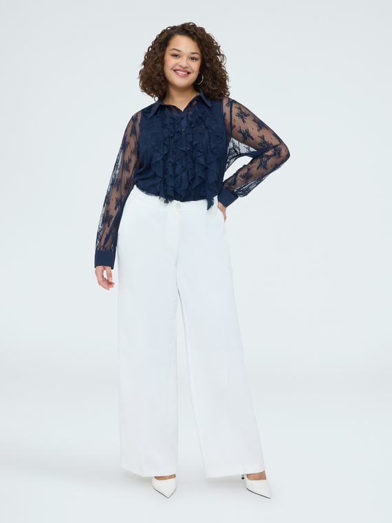 Chemise en dentelle avec volants