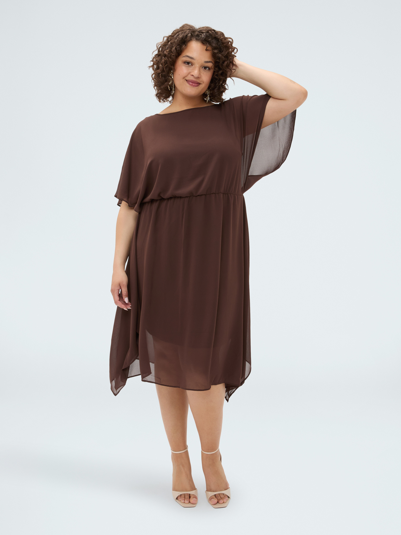Vestito in georgette con orlo asimmetrico image number 0