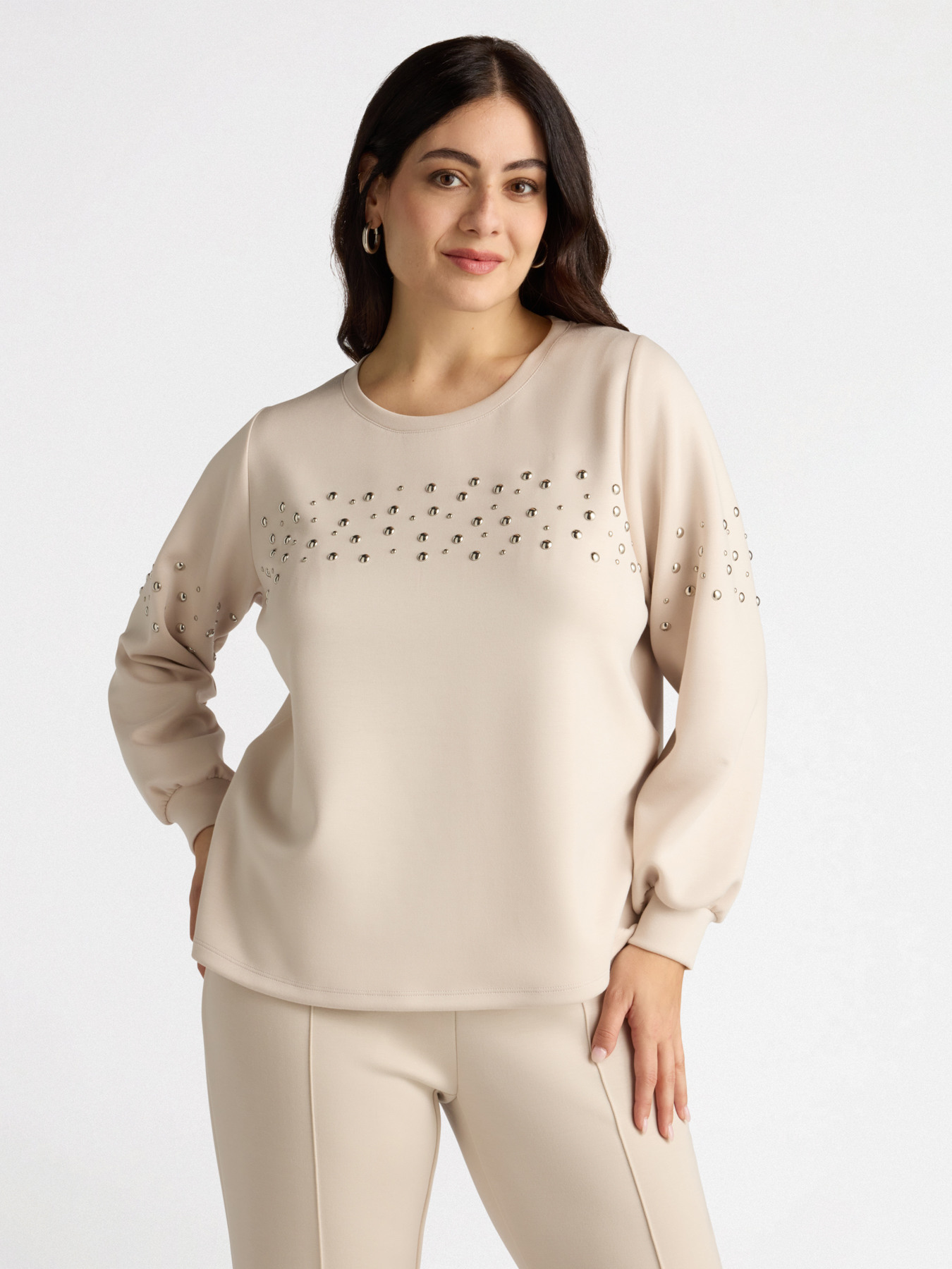 Sudadera con tachuelas image number 0