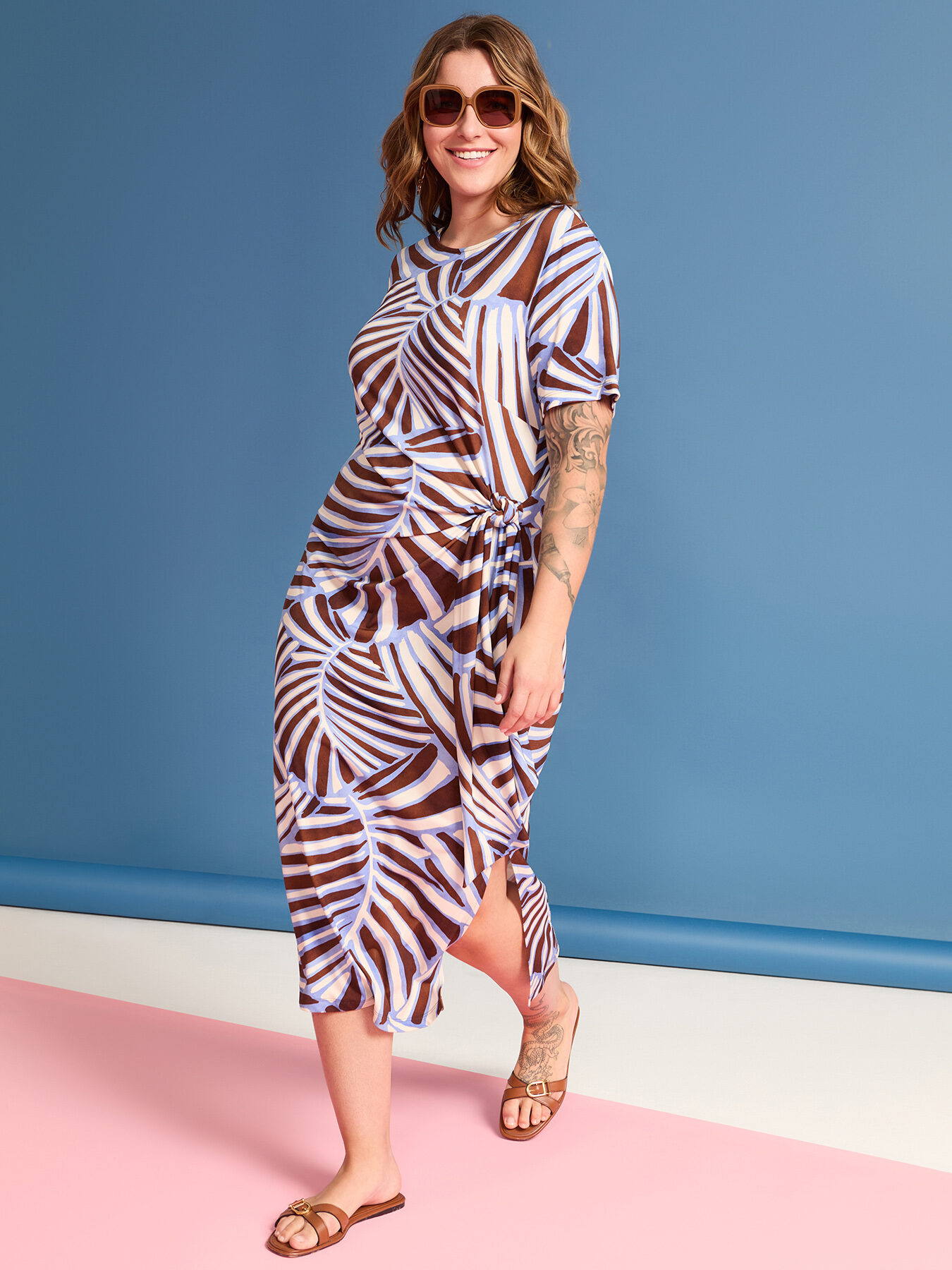 Midi dress with print and knot image number 4