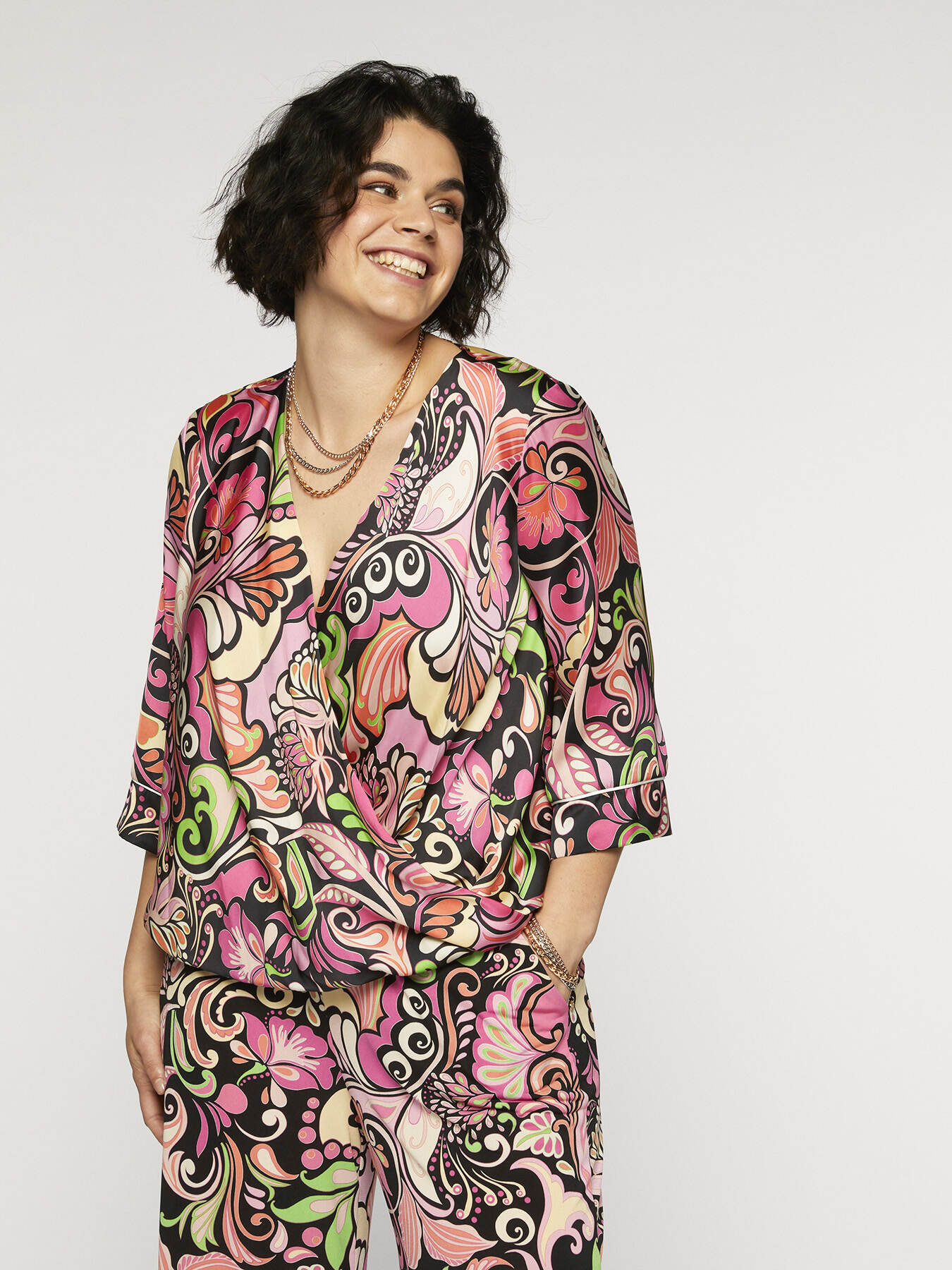 Blusa stampata con incrocio davanti image number 3