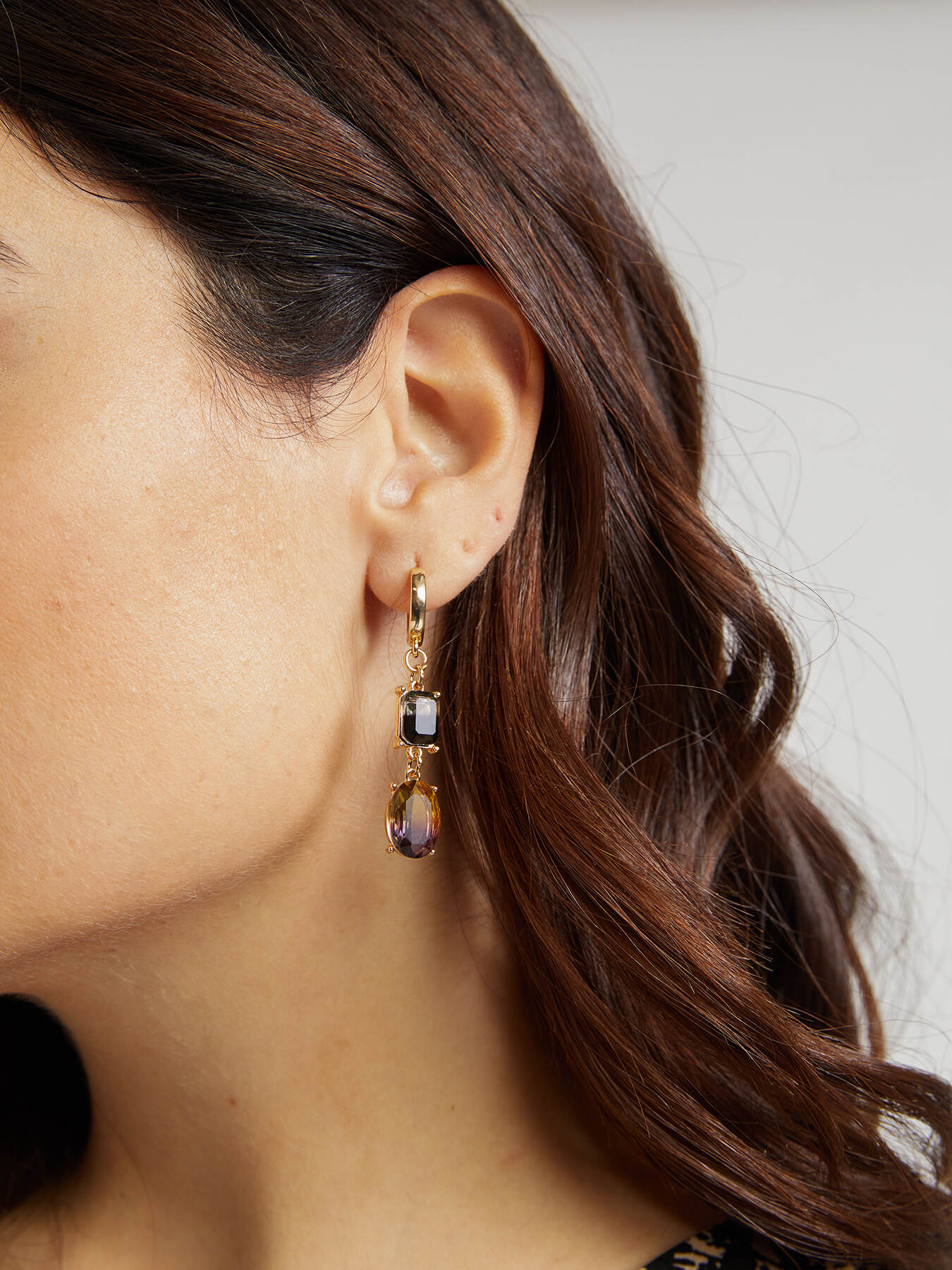 Dangling earrings with dégradé gemstones image number 0
