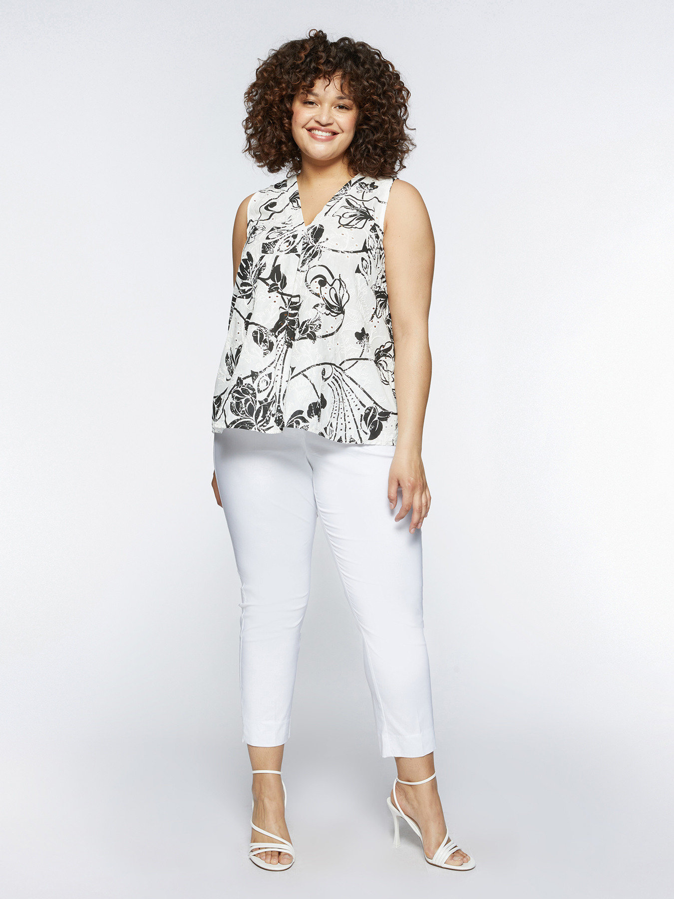 Top de bordado ingl&eacute;s estampado image number 3