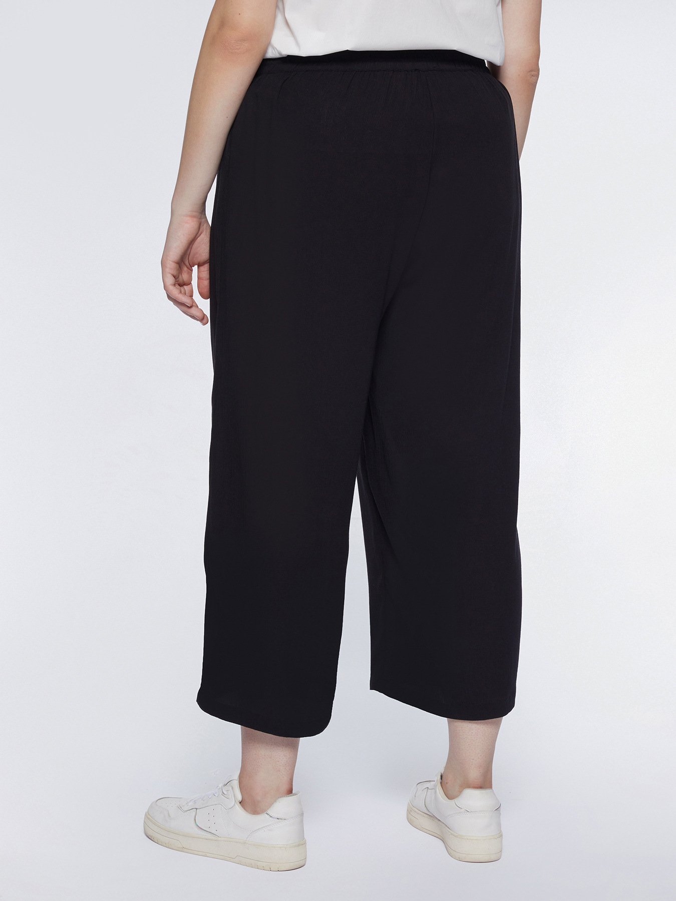 Pantaloni cropped in creponne image number 1