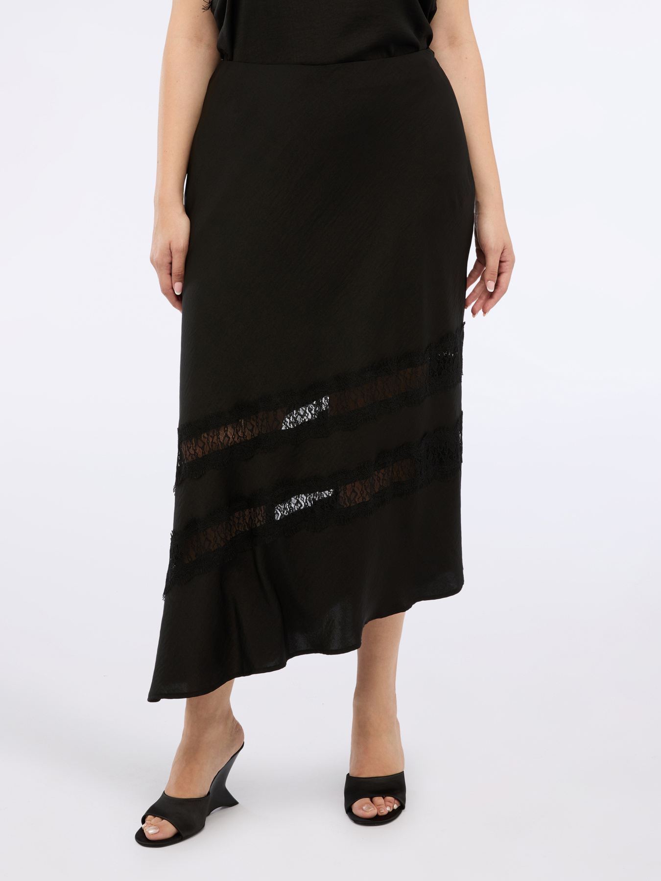 Long flared skirt in satin with lace image number 3