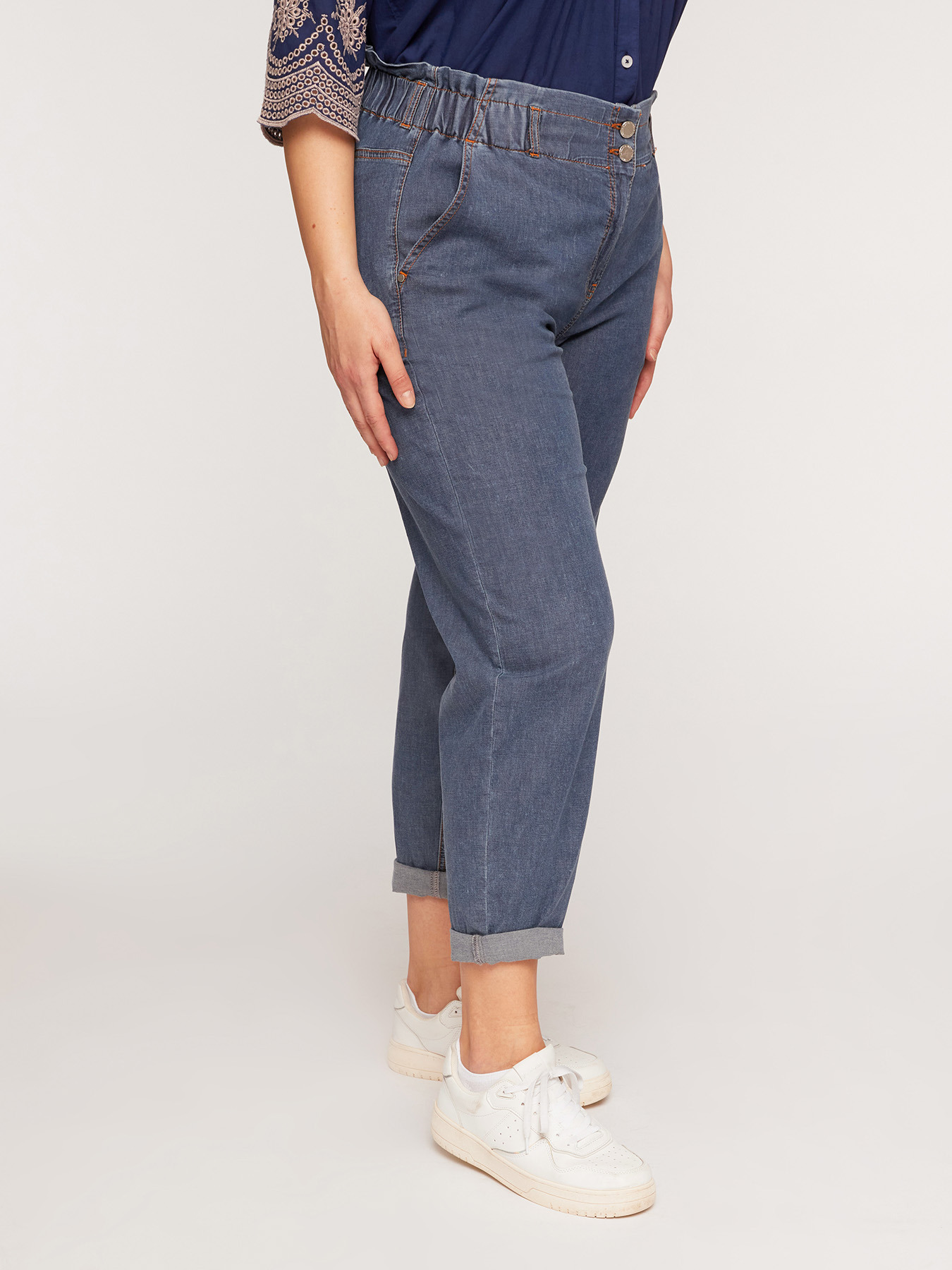 Jeans baggy in light denim stretch image number 2