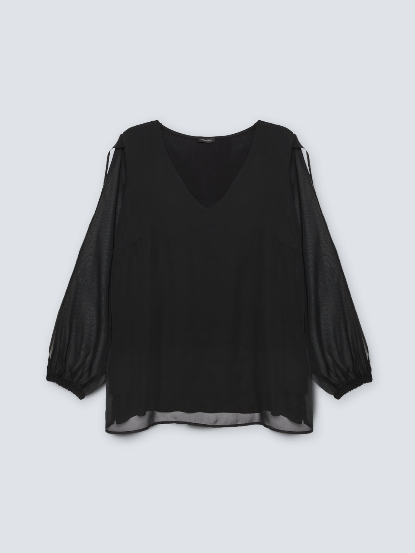 Camiseta con aberturas en las mangas image number 4