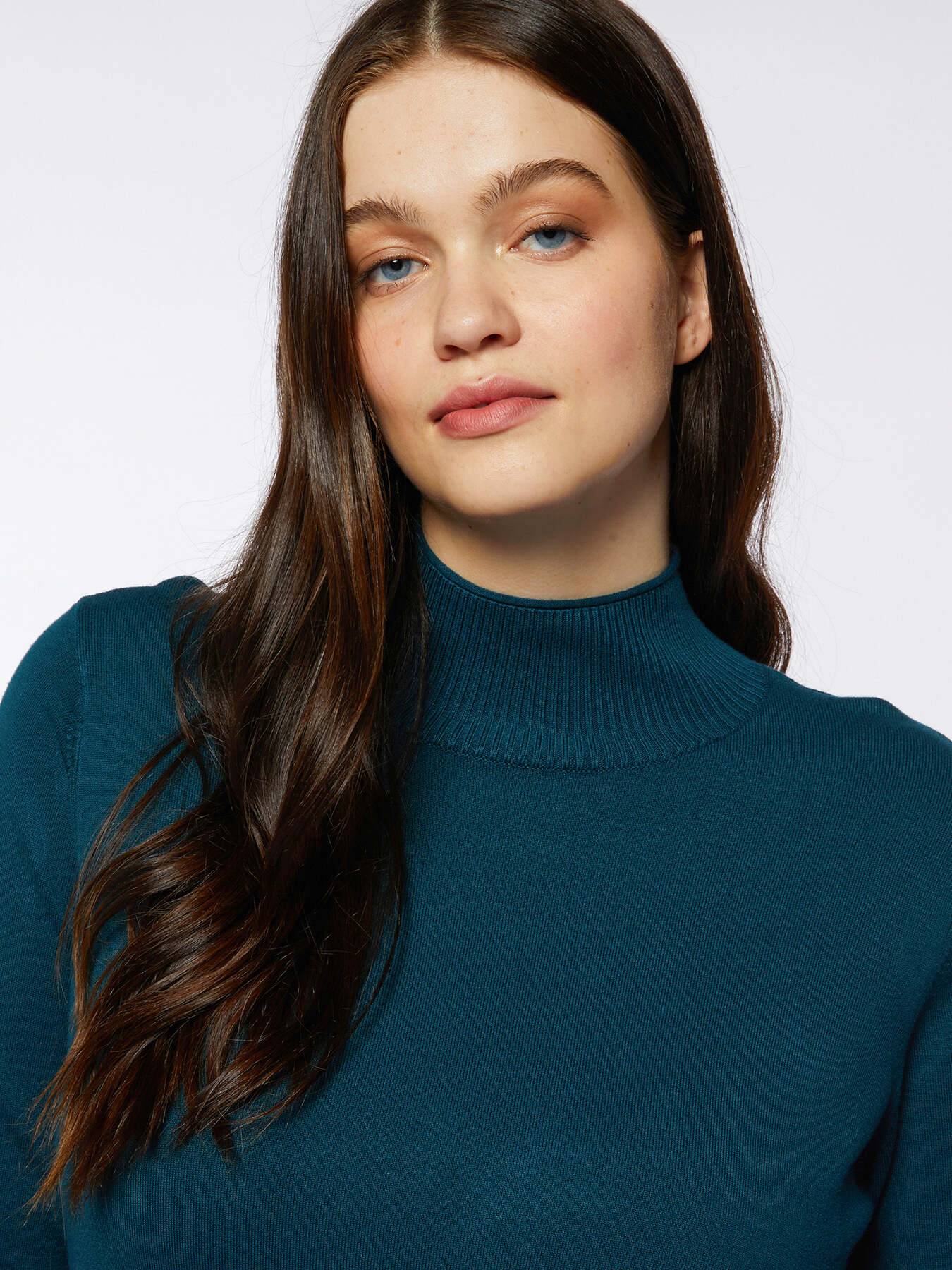 Jersey de cuello cisne image number 3