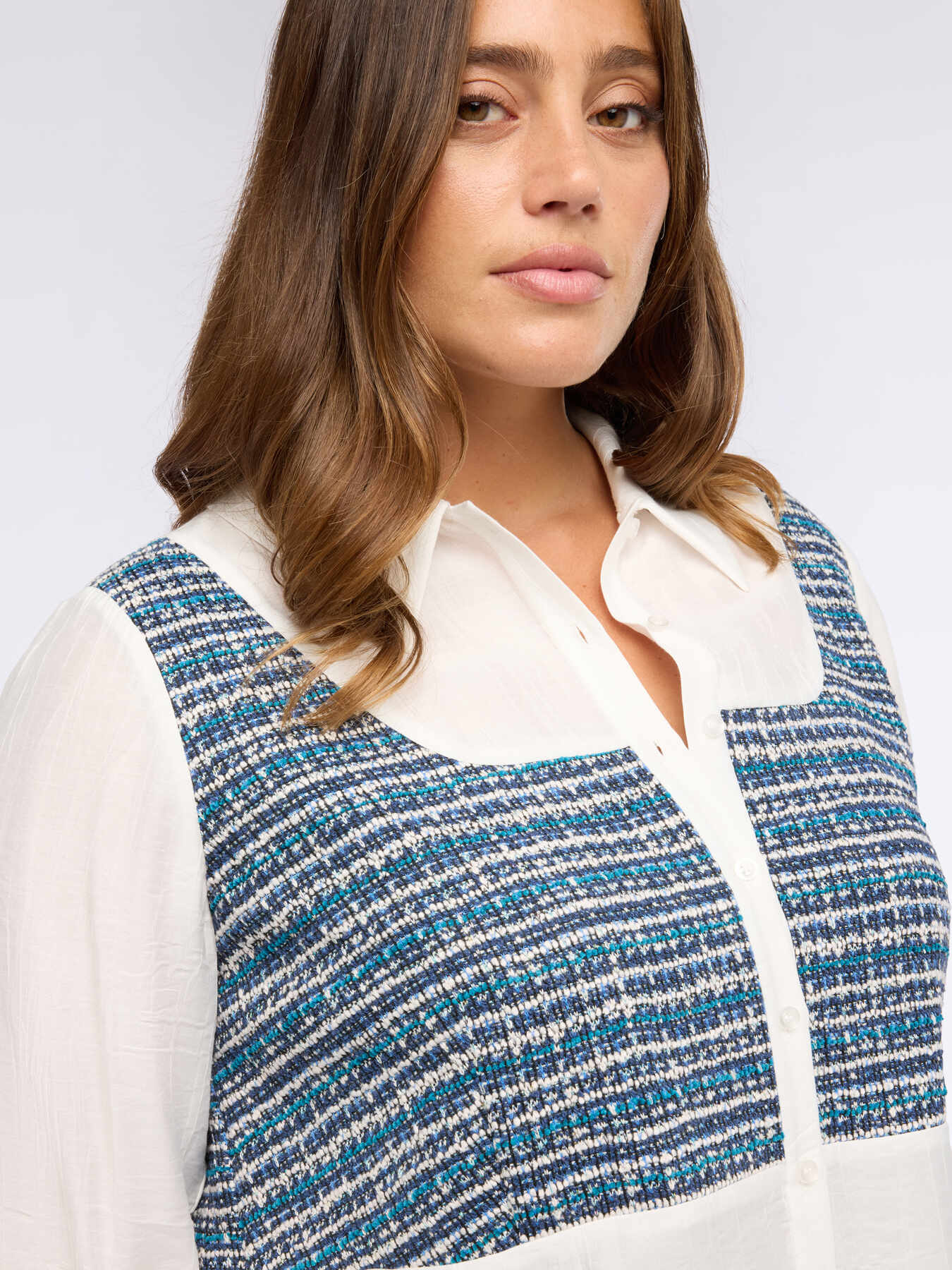 Musselinbluse mit Boucl&eacute;-Einsatz image number 2