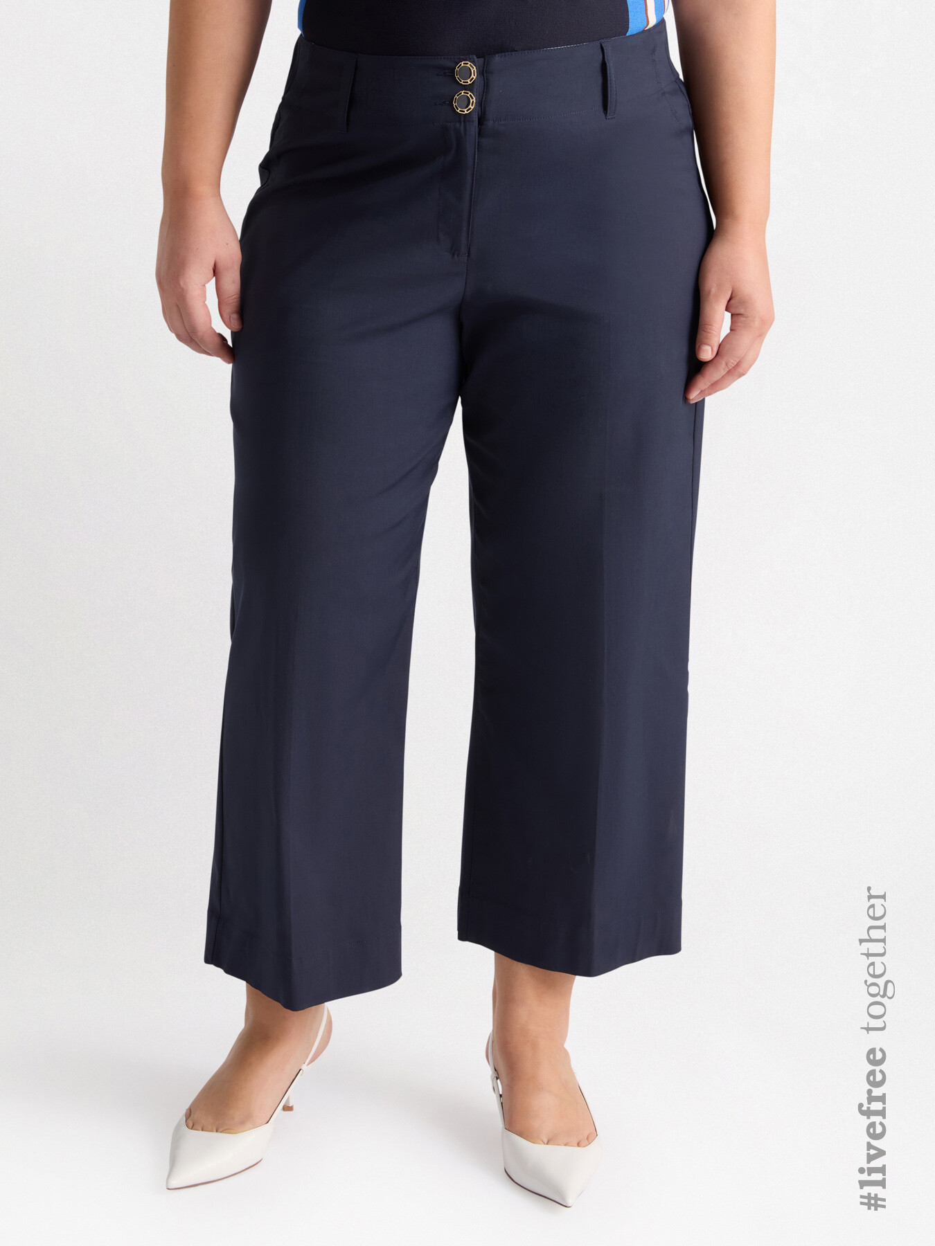 Cropped trousers image number 0