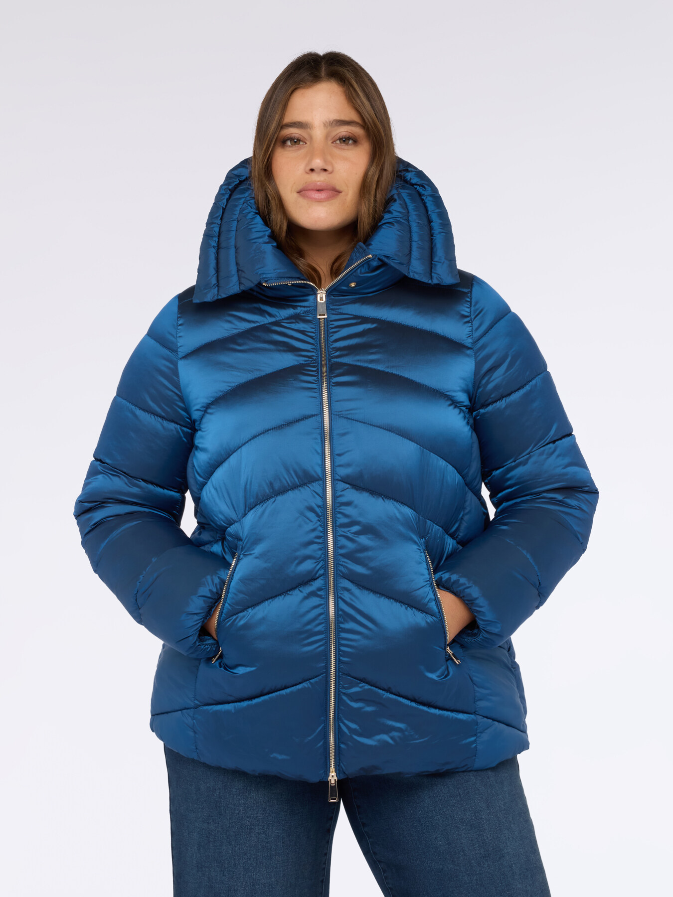 Down jacket with high collar image number 4