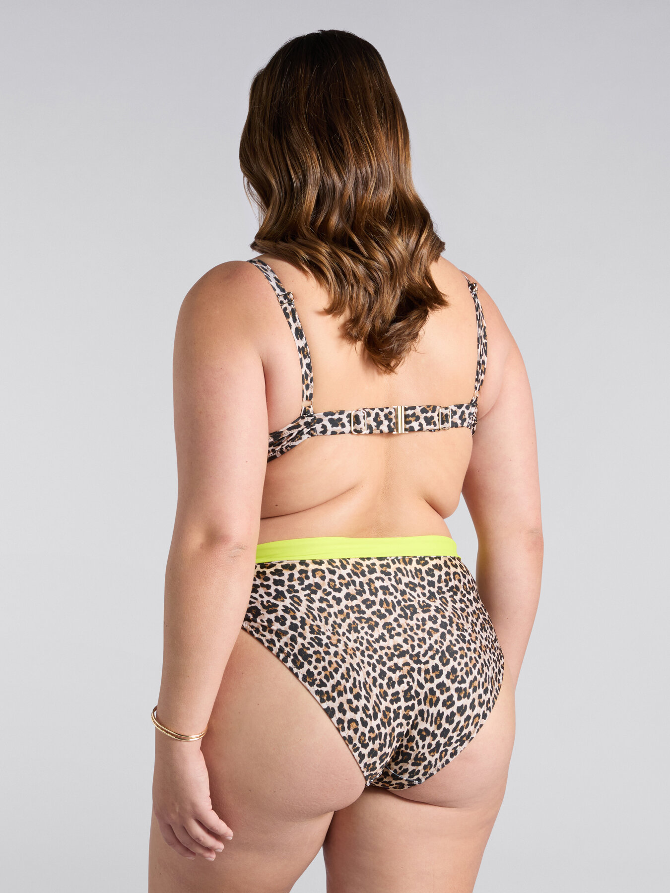 Bikini con estampado de m&aacute;cula y detalles fl&uacute;or image number 6