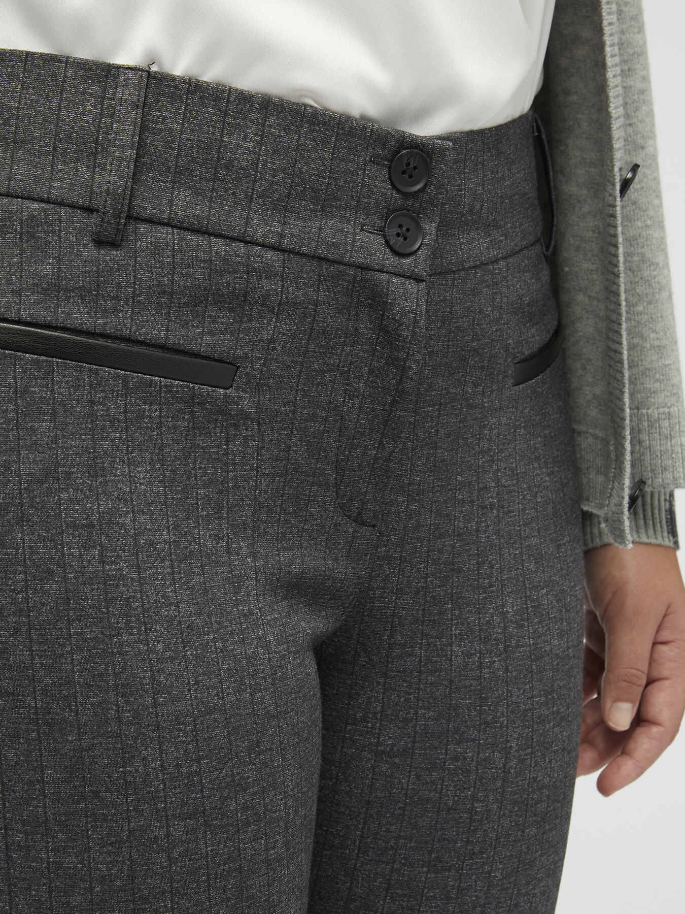 Pantalon kick flare trame &agrave; rayures image number 3