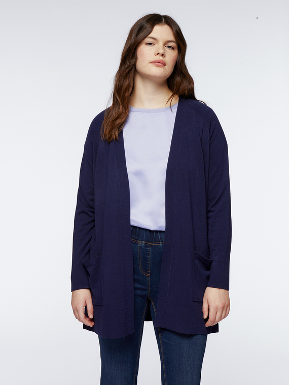 Long cardigan with front pockets