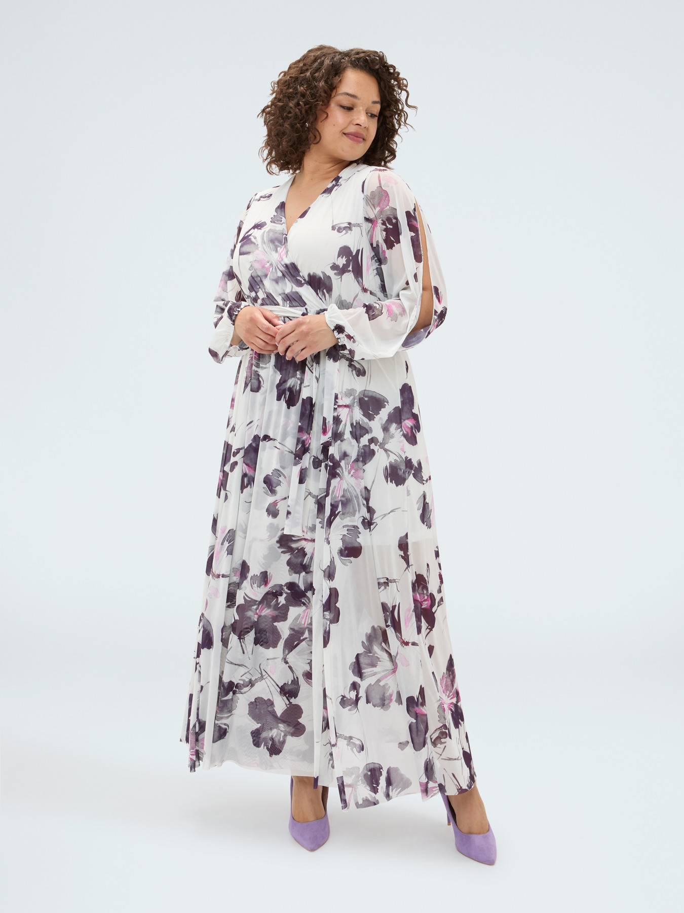 Long dress with floral print image number 0